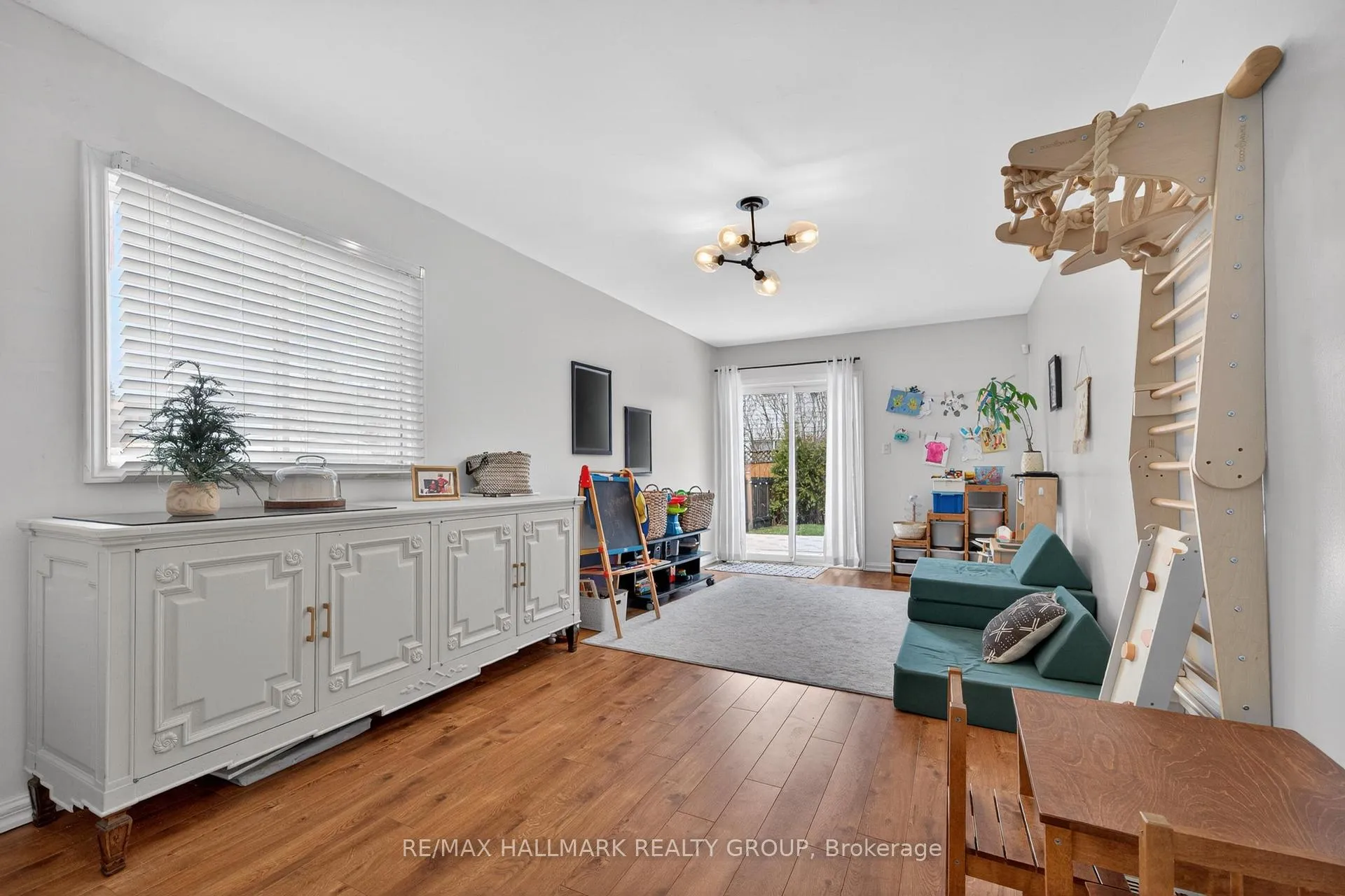 Photo 9 of 1081 Foley Avenue, Ottawa, Elmvale Acres/Urbandale — HOMEH