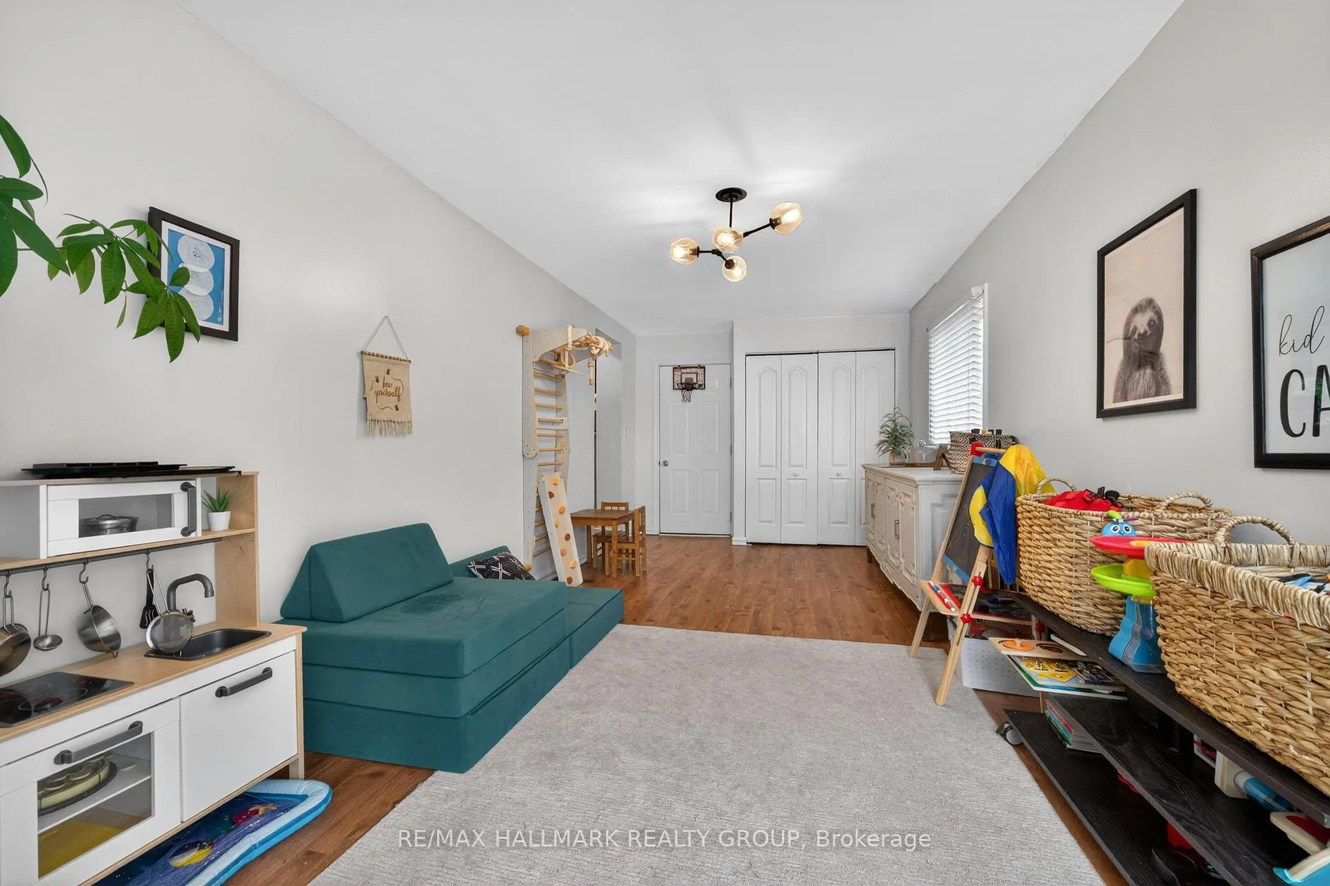 Photo 10 of 1081 Foley Avenue, Ottawa, Elmvale Acres/Urbandale — HOMEH