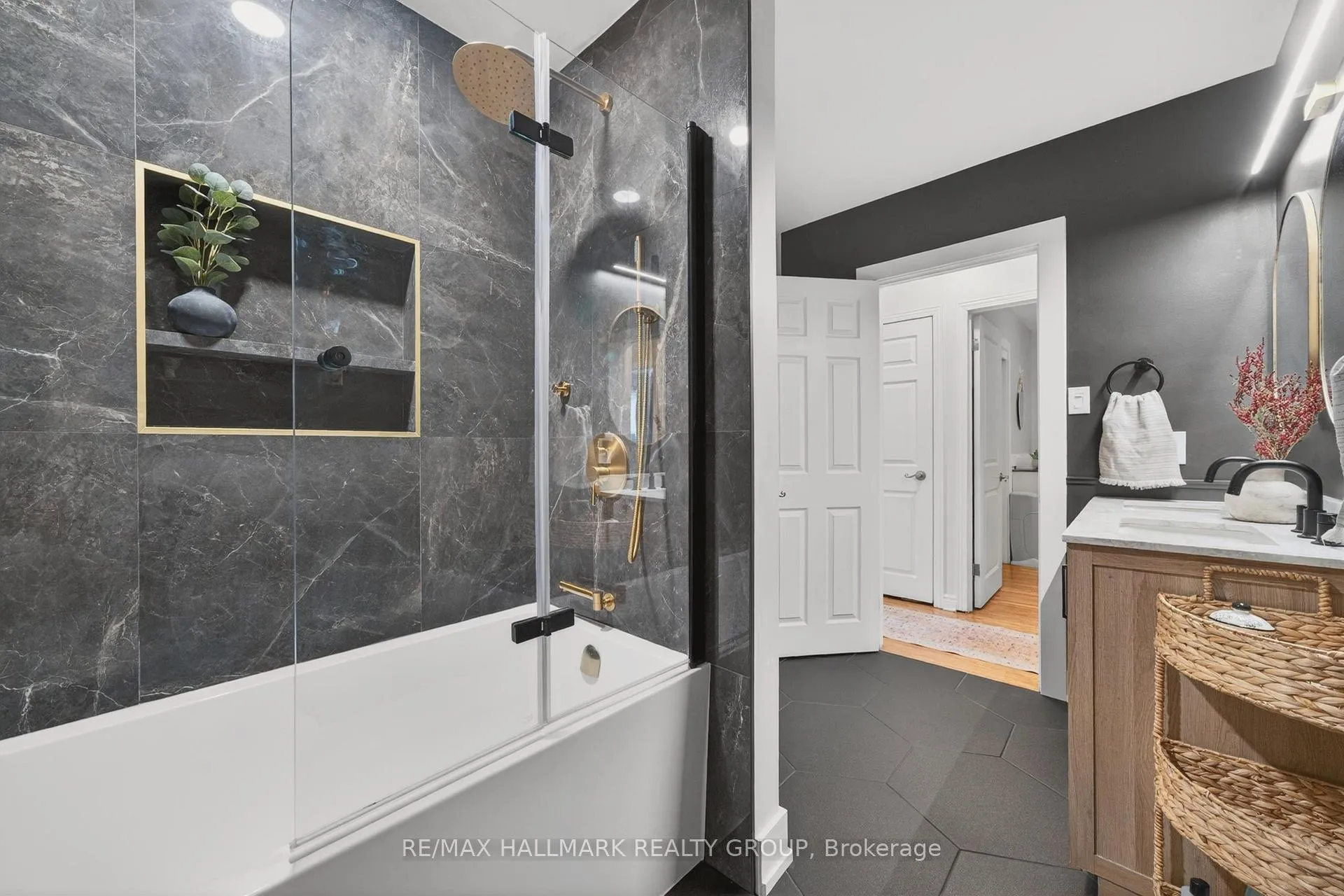 Photo 14 of 1081 Foley Avenue, Ottawa, Elmvale Acres/Urbandale — HOMEH