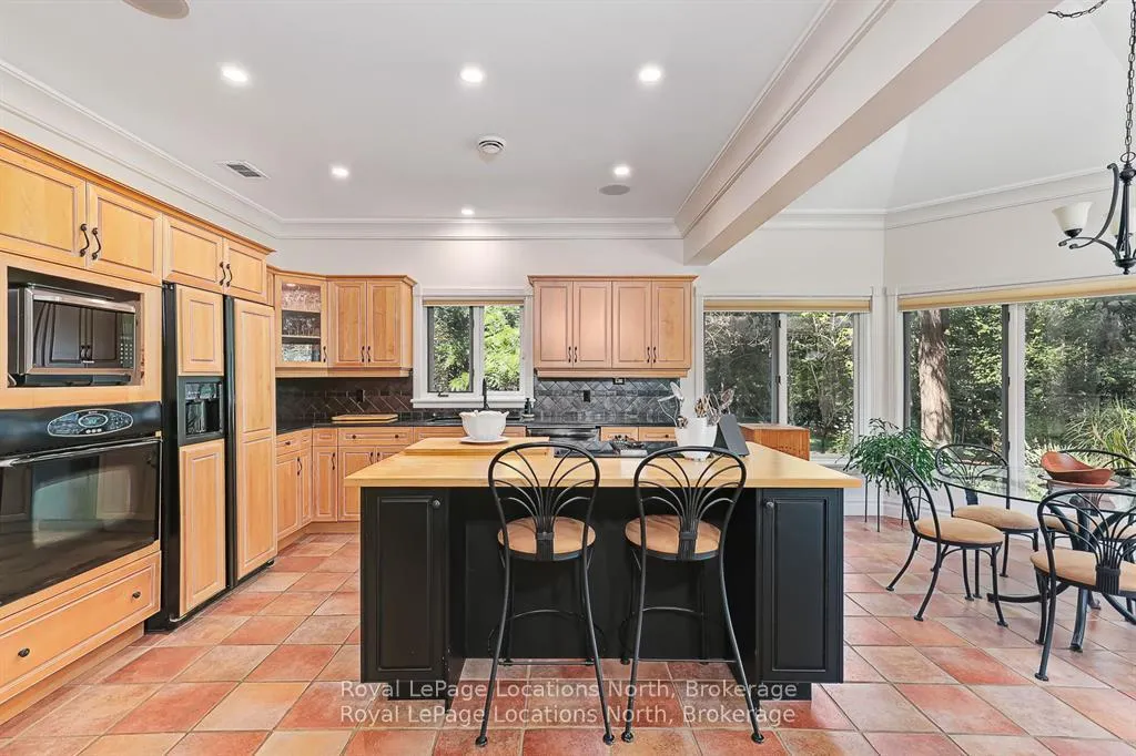 Photo 14 of 6 Alpine Court, Collingwood — HOMEH