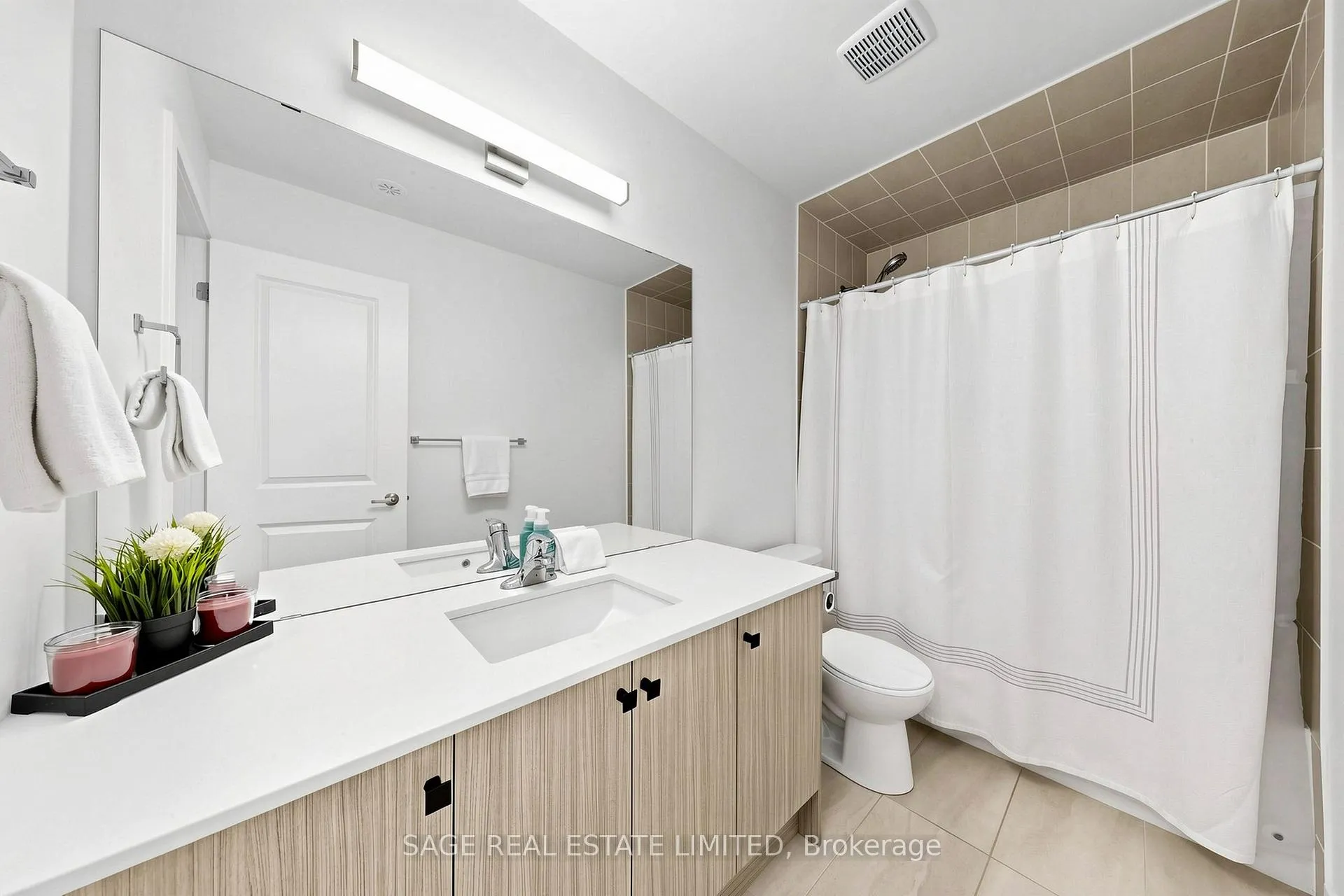 Photo 20 of 21 Lachine Street, Vaughan, Vaughan Grove — HOMEH