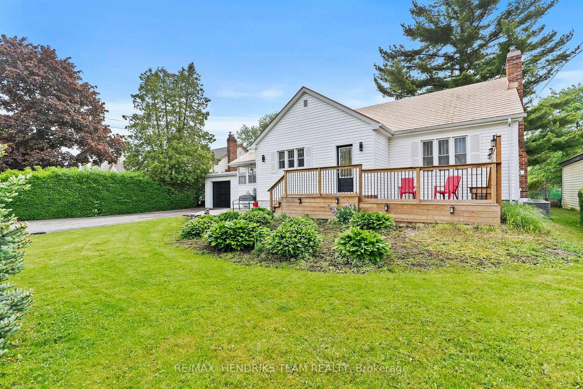 Photo 3 of 540 Niagara Street, St. Catharines, Vine/Linwell — HOMEH