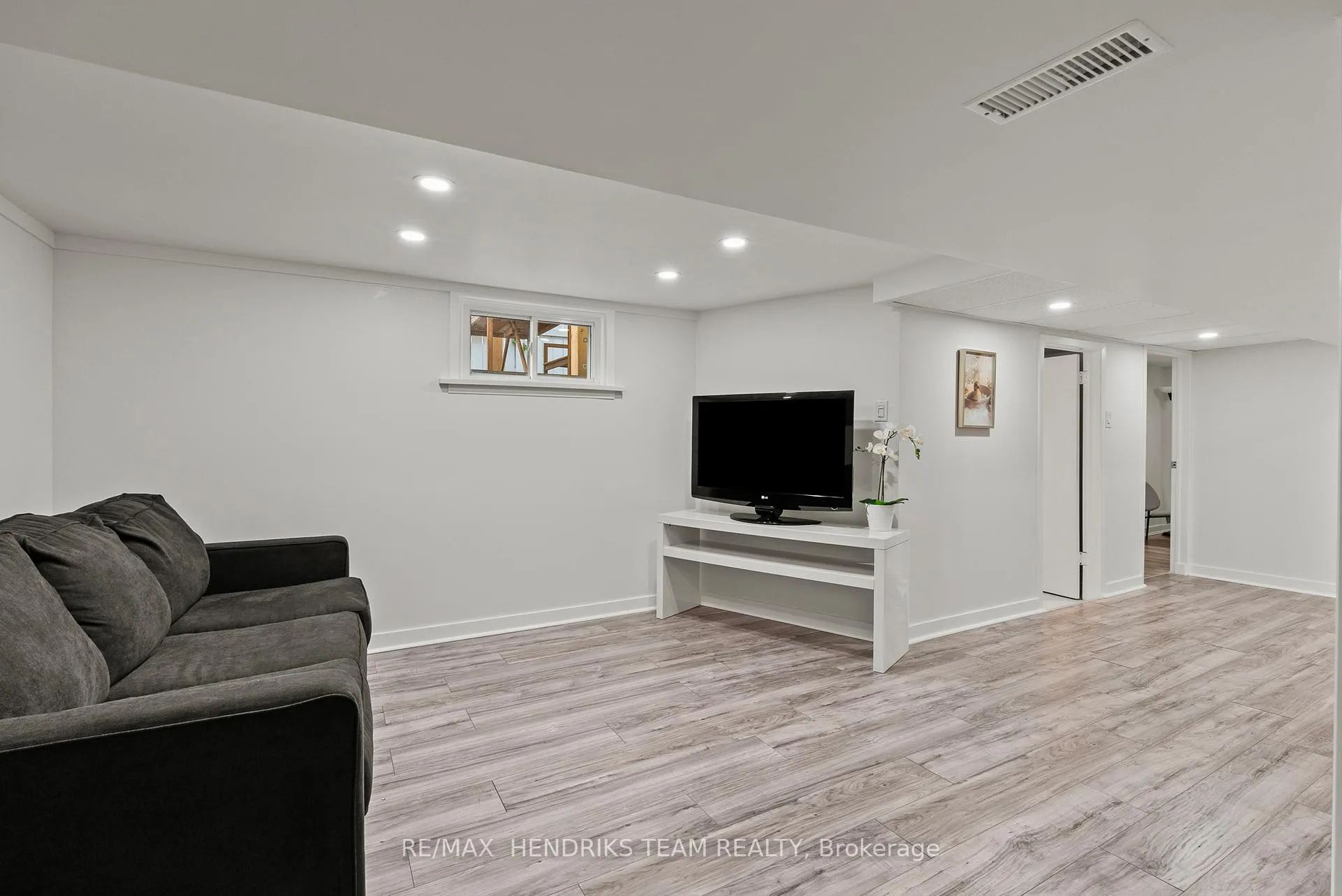 Photo 23 of 540 Niagara Street, St. Catharines, Vine/Linwell — HOMEH