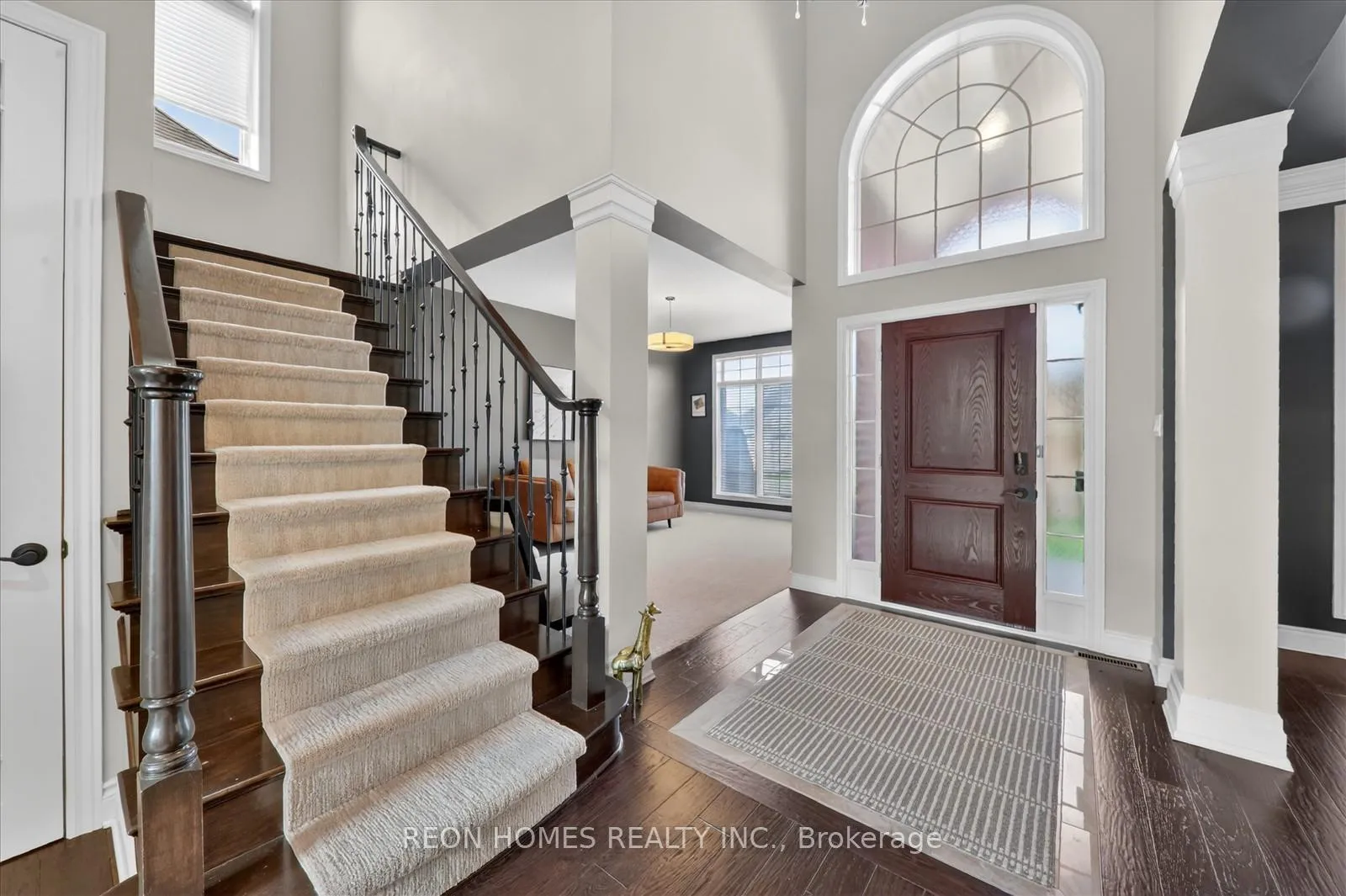 Photo 2 of 2192 Callingham Drive, London, North R — HOMEH