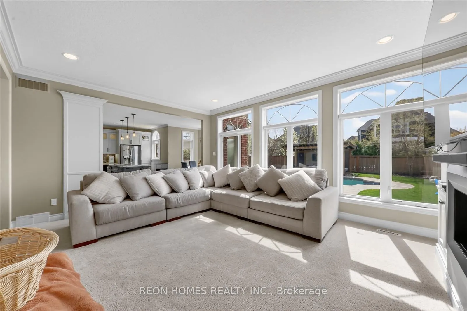 Photo 9 of 2192 Callingham Drive, London, North R — HOMEH