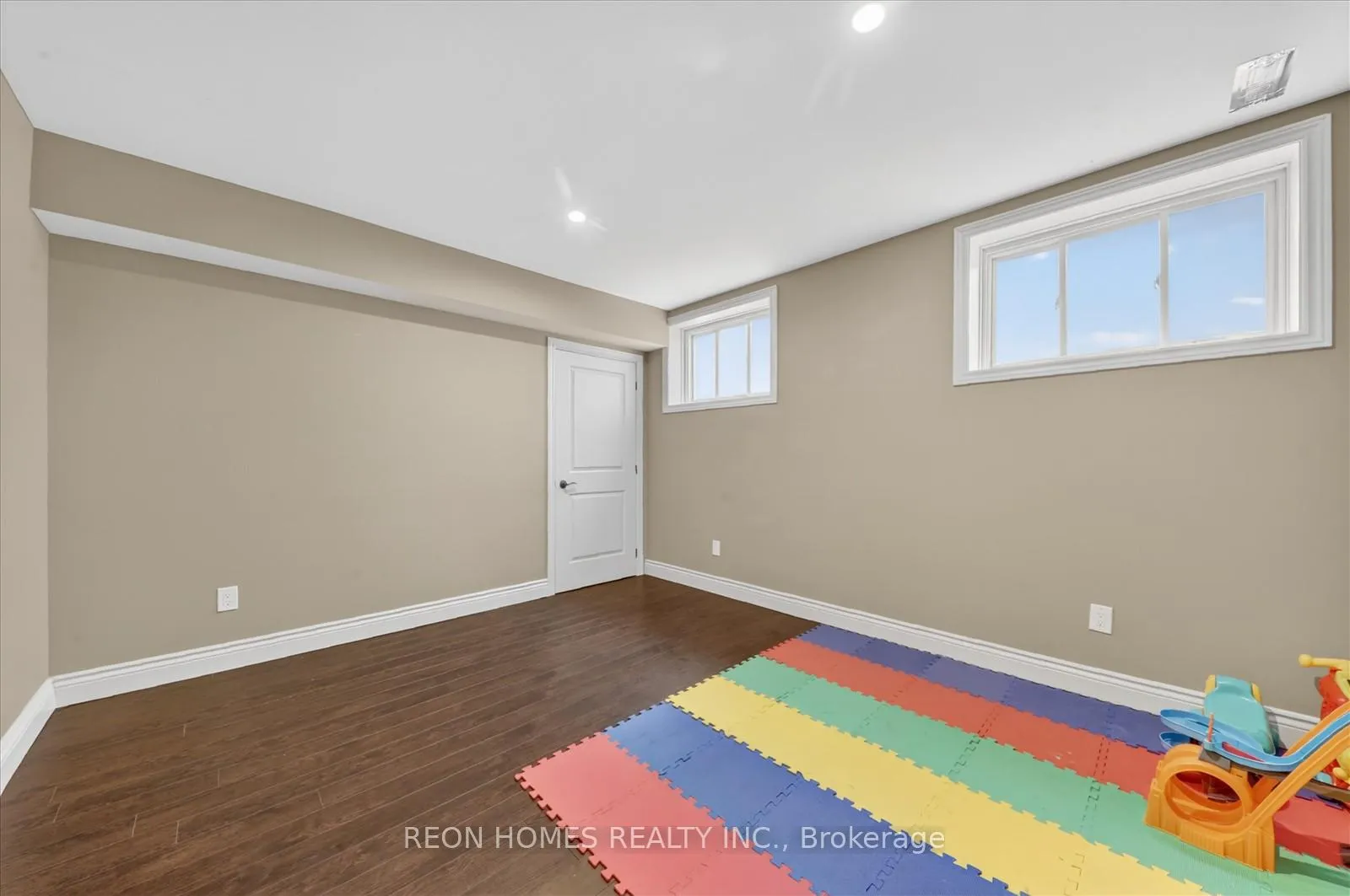 Photo 29 of 2192 Callingham Drive, London, North R — HOMEH