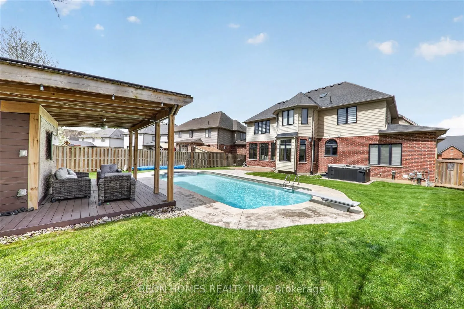 Photo 33 of 2192 Callingham Drive, London, North R — HOMEH