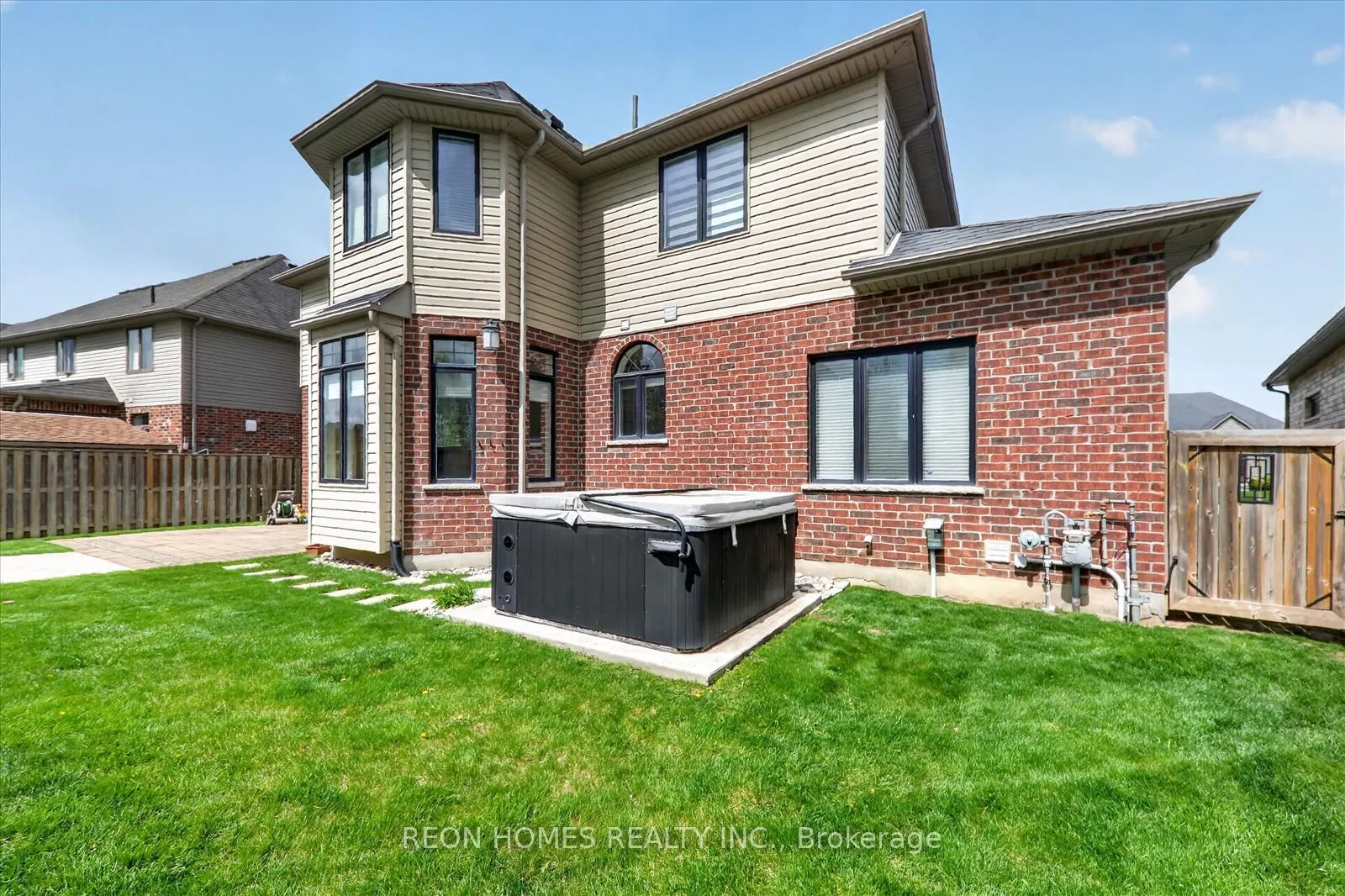 Photo 34 of 2192 Callingham Drive, London, North R — HOMEH