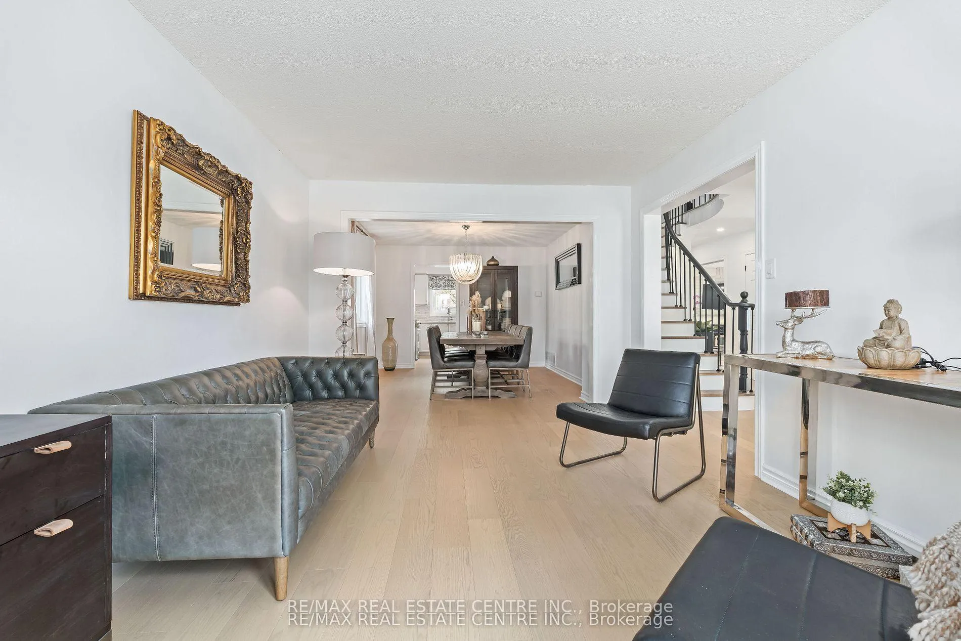 Photo 8 of 20 Nixon Crescent, Halton Hills, Georgetown — HOMEH