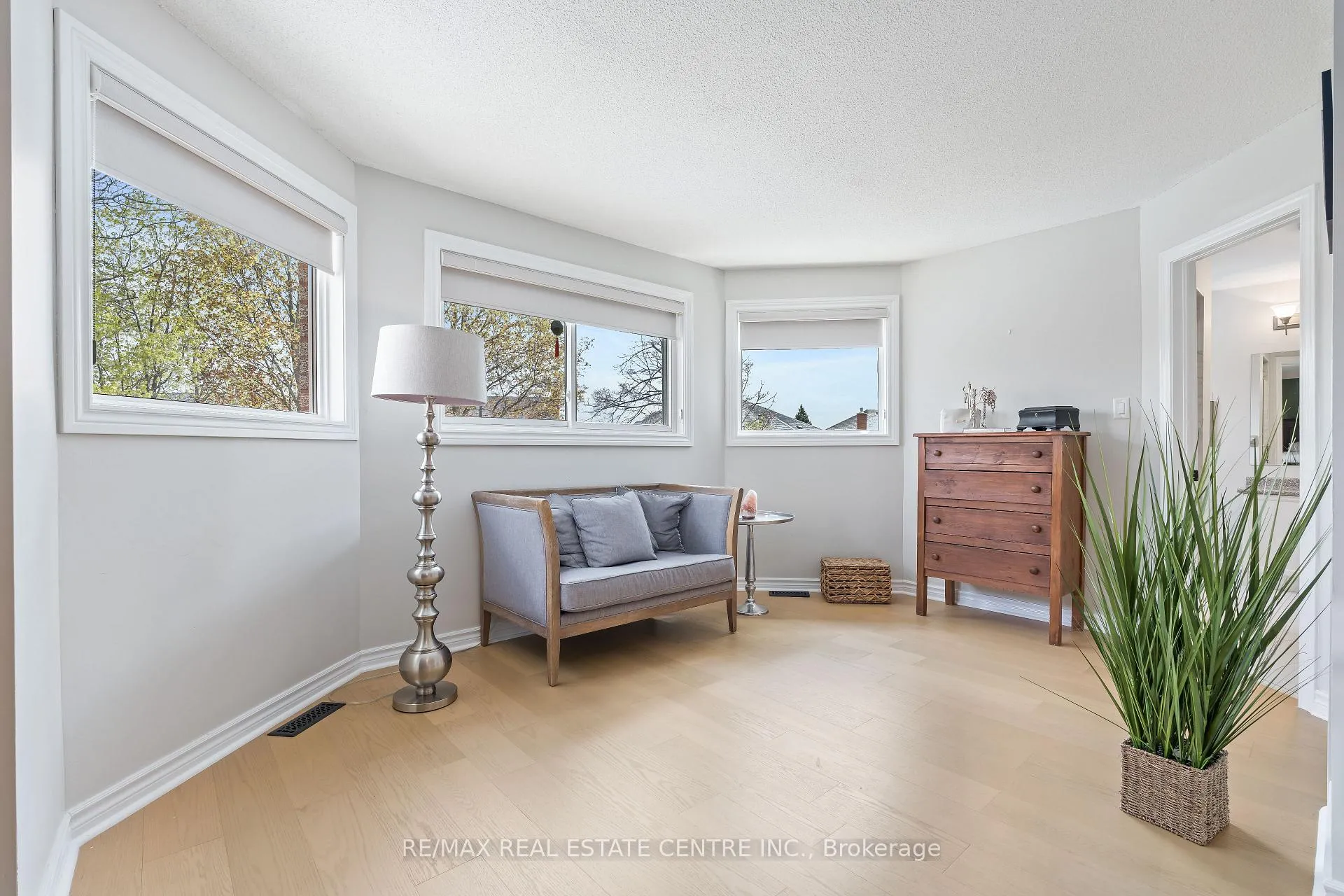 Photo 25 of 20 Nixon Crescent, Halton Hills, Georgetown — HOMEH