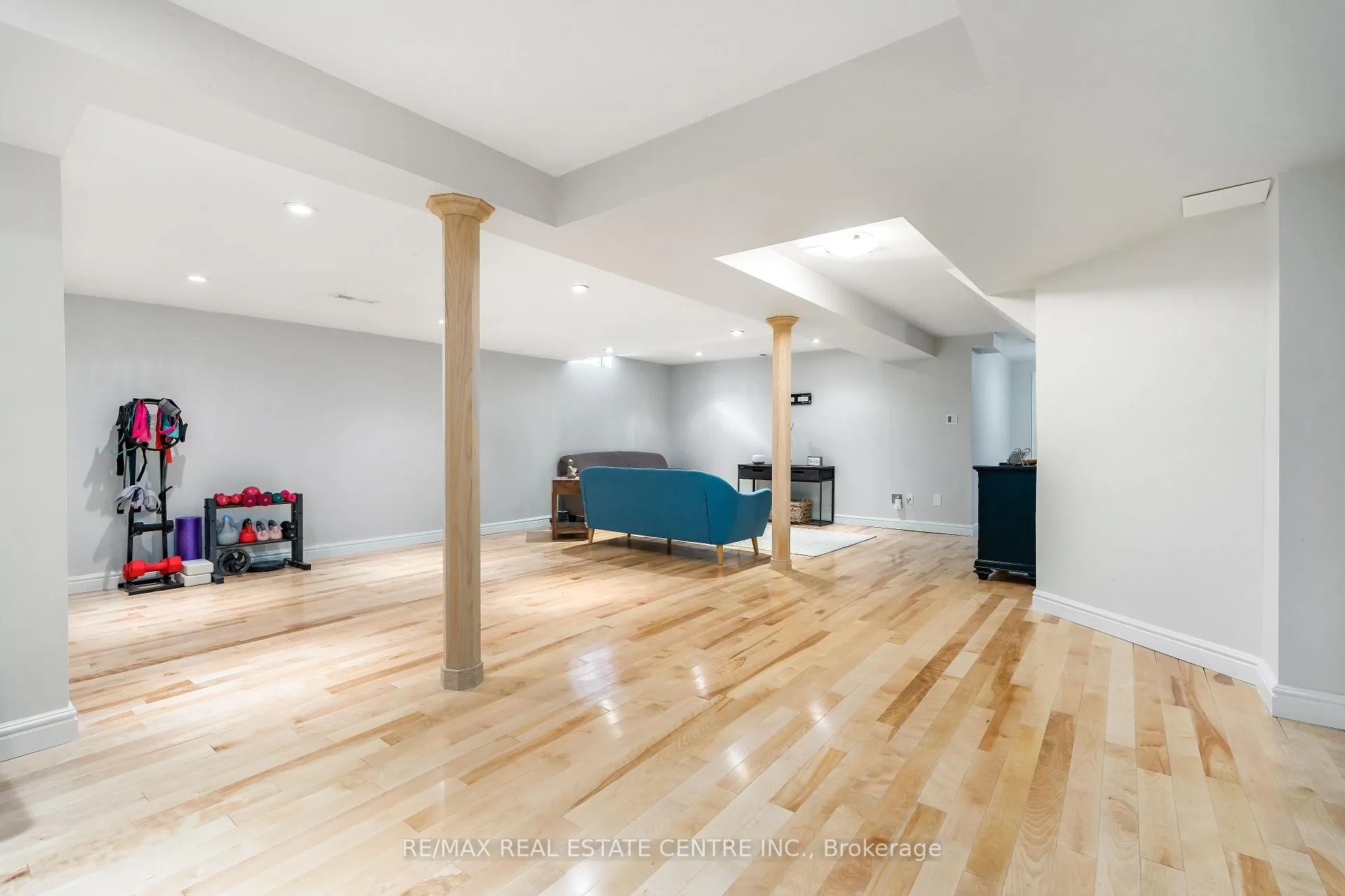 Photo 35 of 20 Nixon Crescent, Halton Hills, Georgetown — HOMEH
