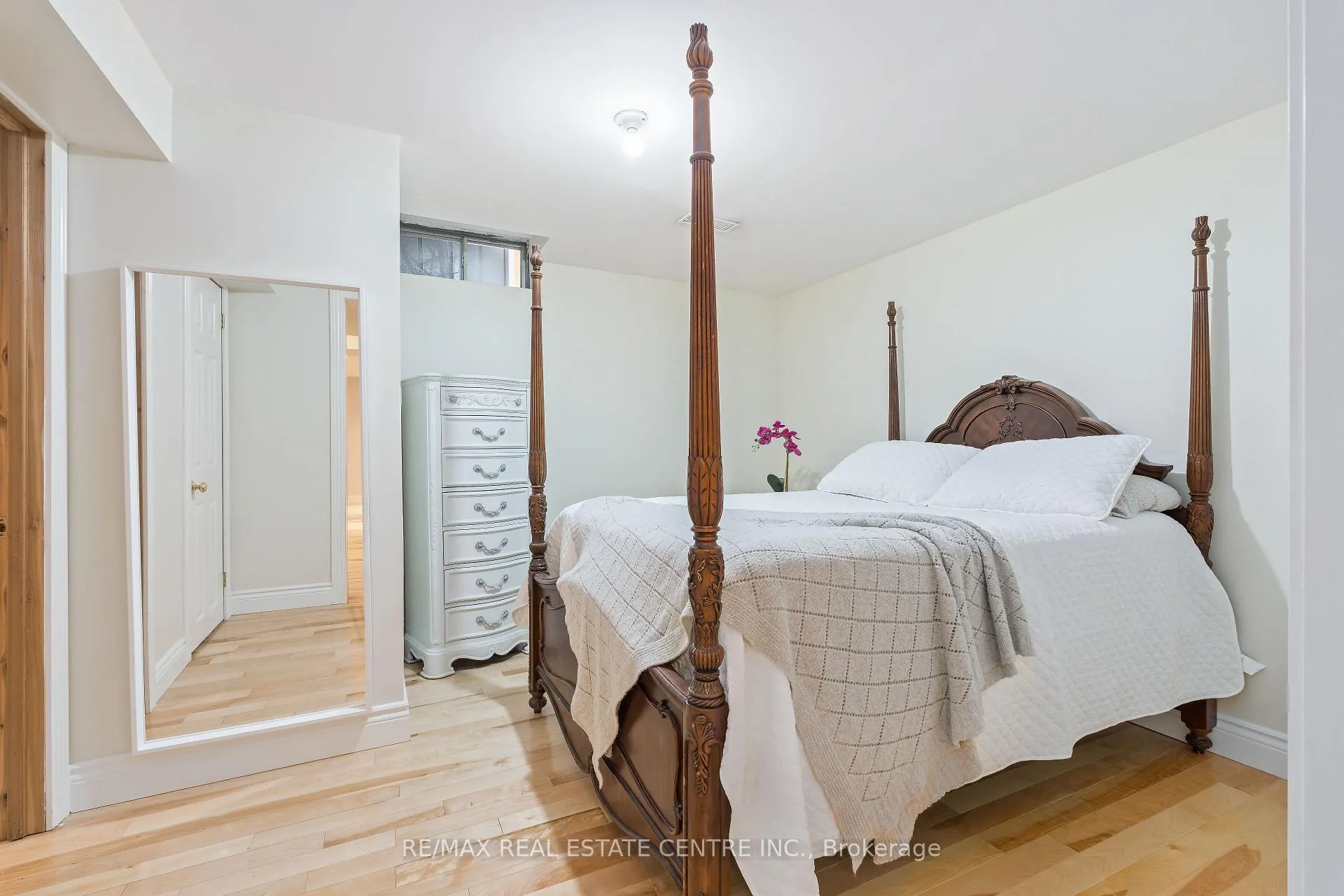 Photo 37 of 20 Nixon Crescent, Halton Hills, Georgetown — HOMEH