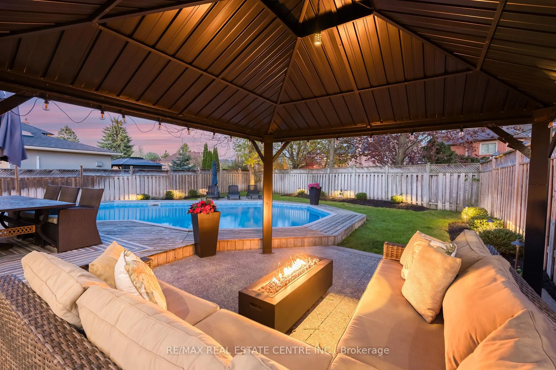 Photo 41 of 20 Nixon Crescent, Halton Hills, Georgetown — HOMEH