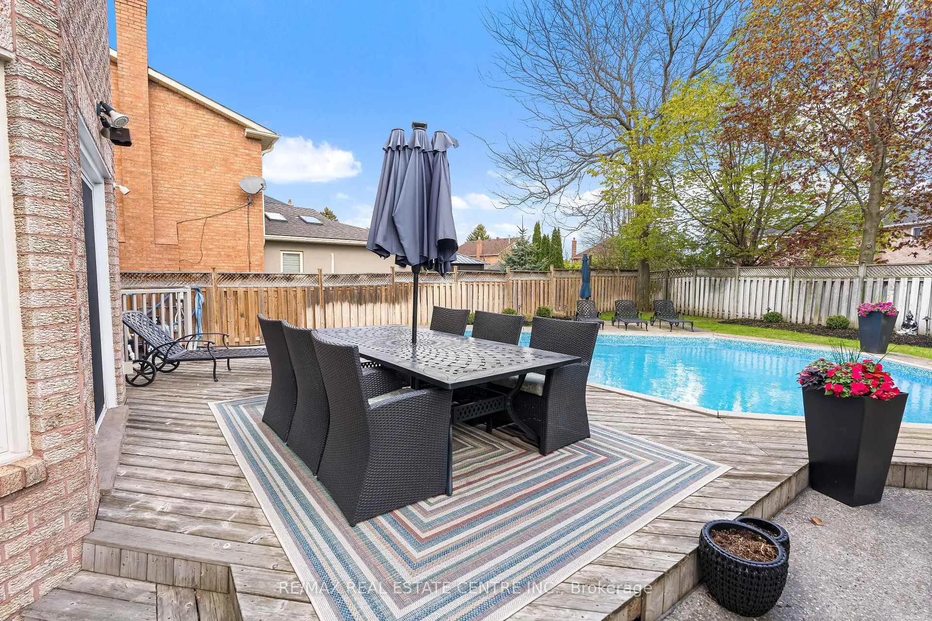 Photo 45 of 20 Nixon Crescent, Halton Hills, Georgetown — HOMEH
