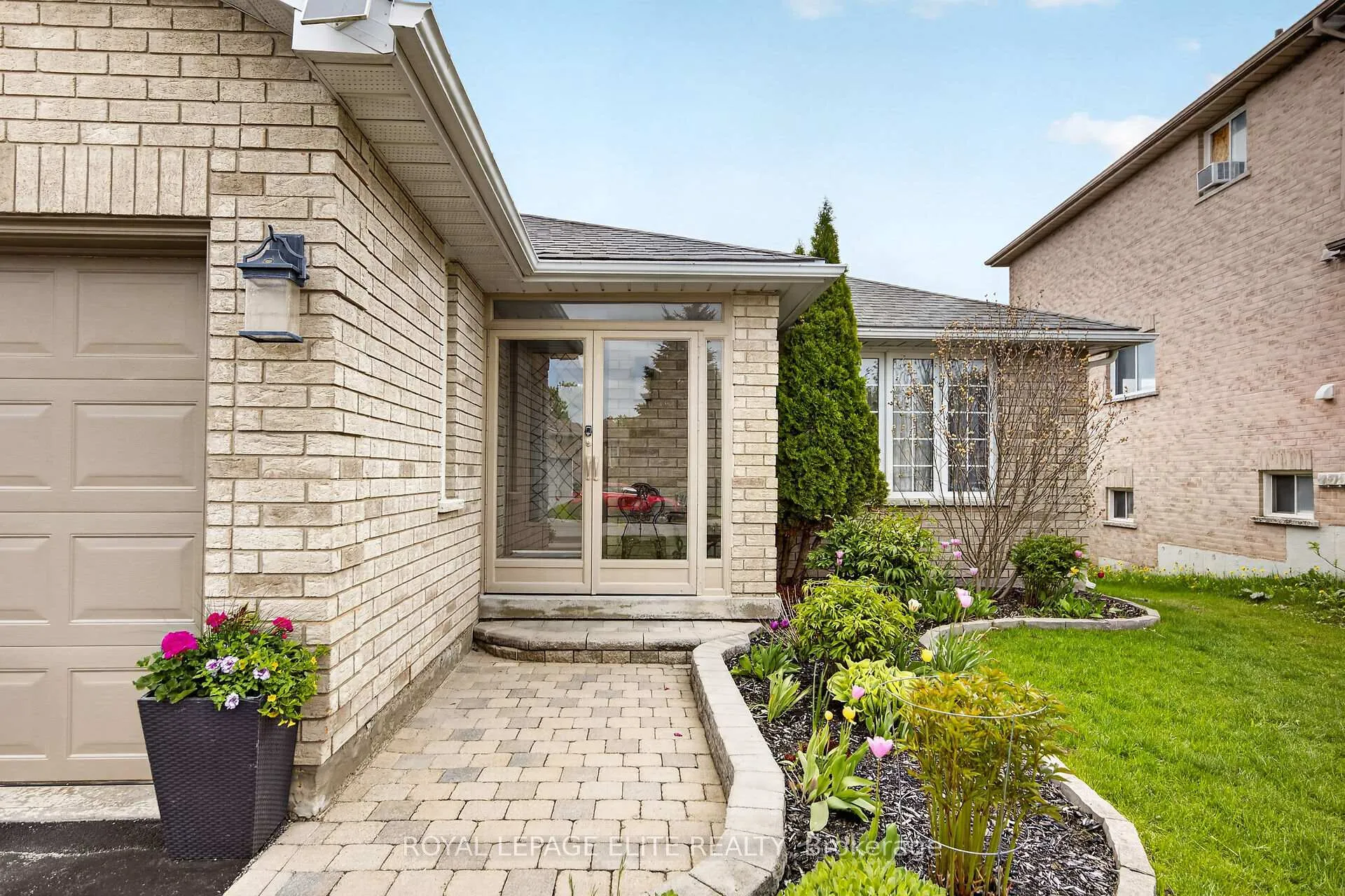 Photo 3 of 155 Pringle Drive, Barrie, Edgehill Drive — HOMEH