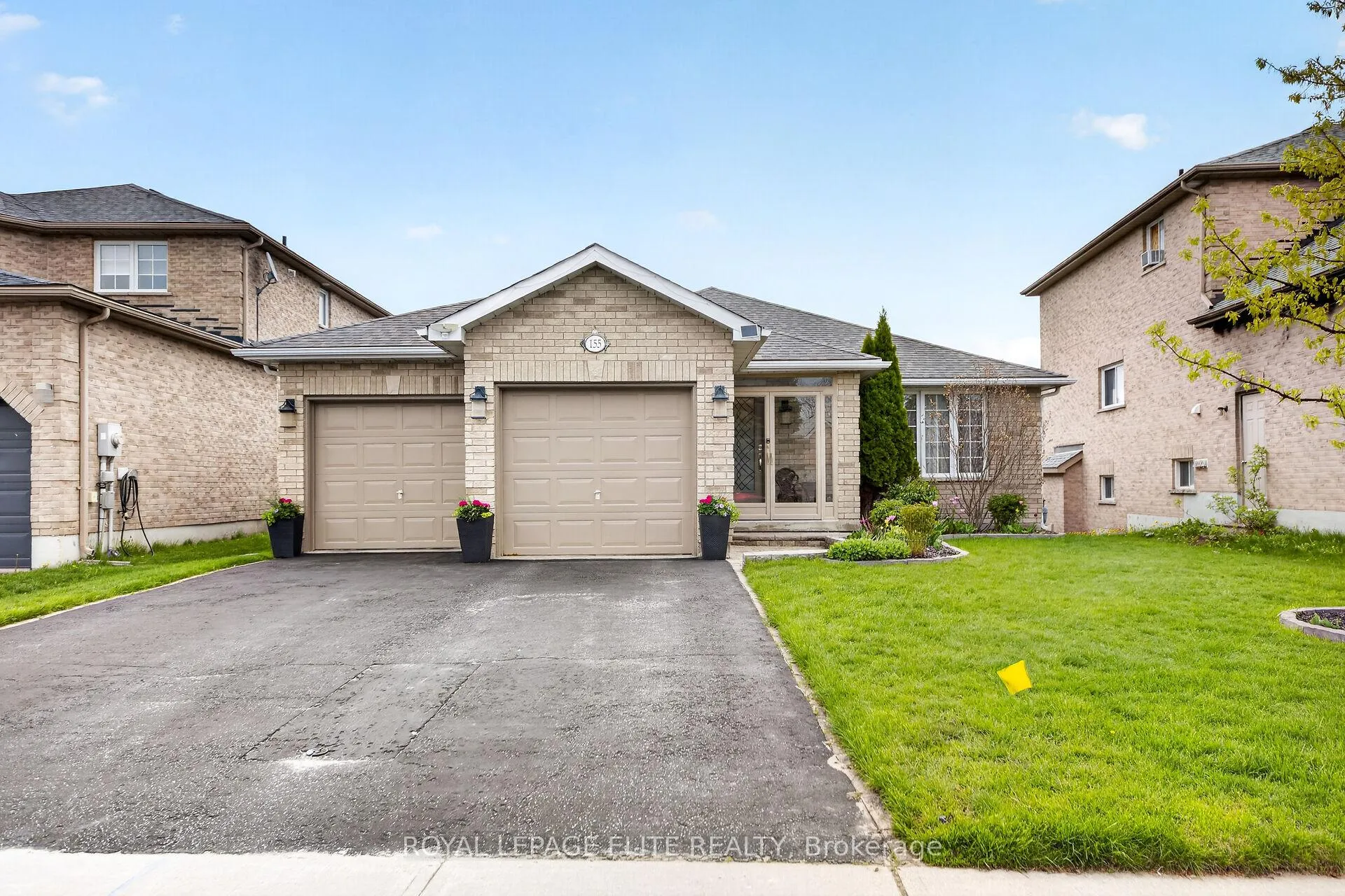 Photo 4 of 155 Pringle Drive, Barrie, Edgehill Drive — HOMEH