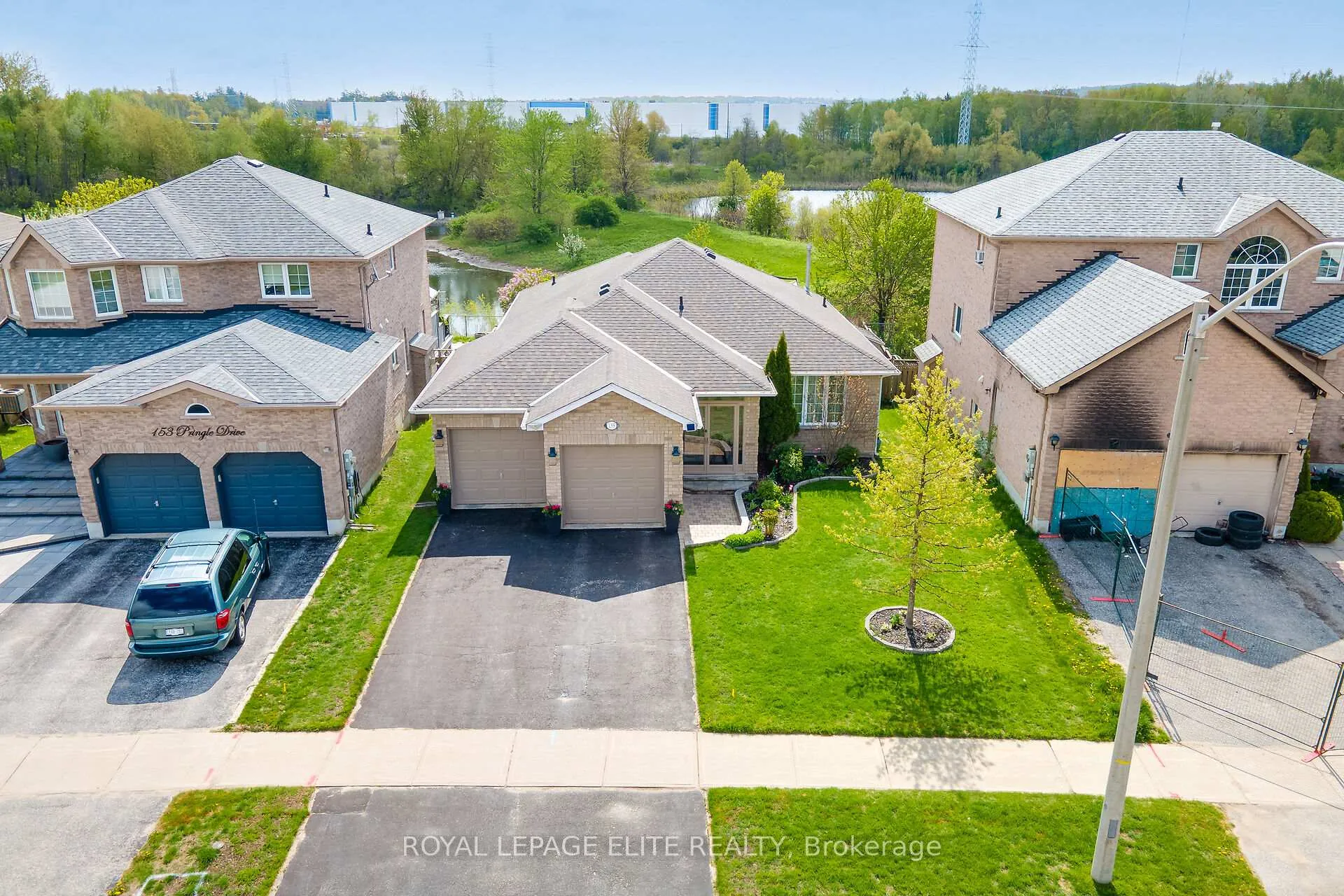 Photo 5 of 155 Pringle Drive, Barrie, Edgehill Drive — HOMEH
