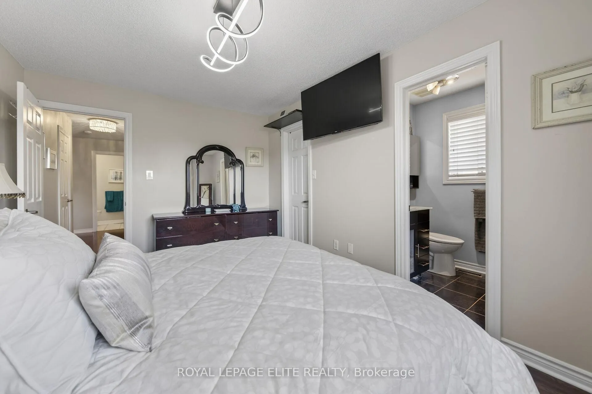 Photo 20 of 155 Pringle Drive, Barrie, Edgehill Drive — HOMEH