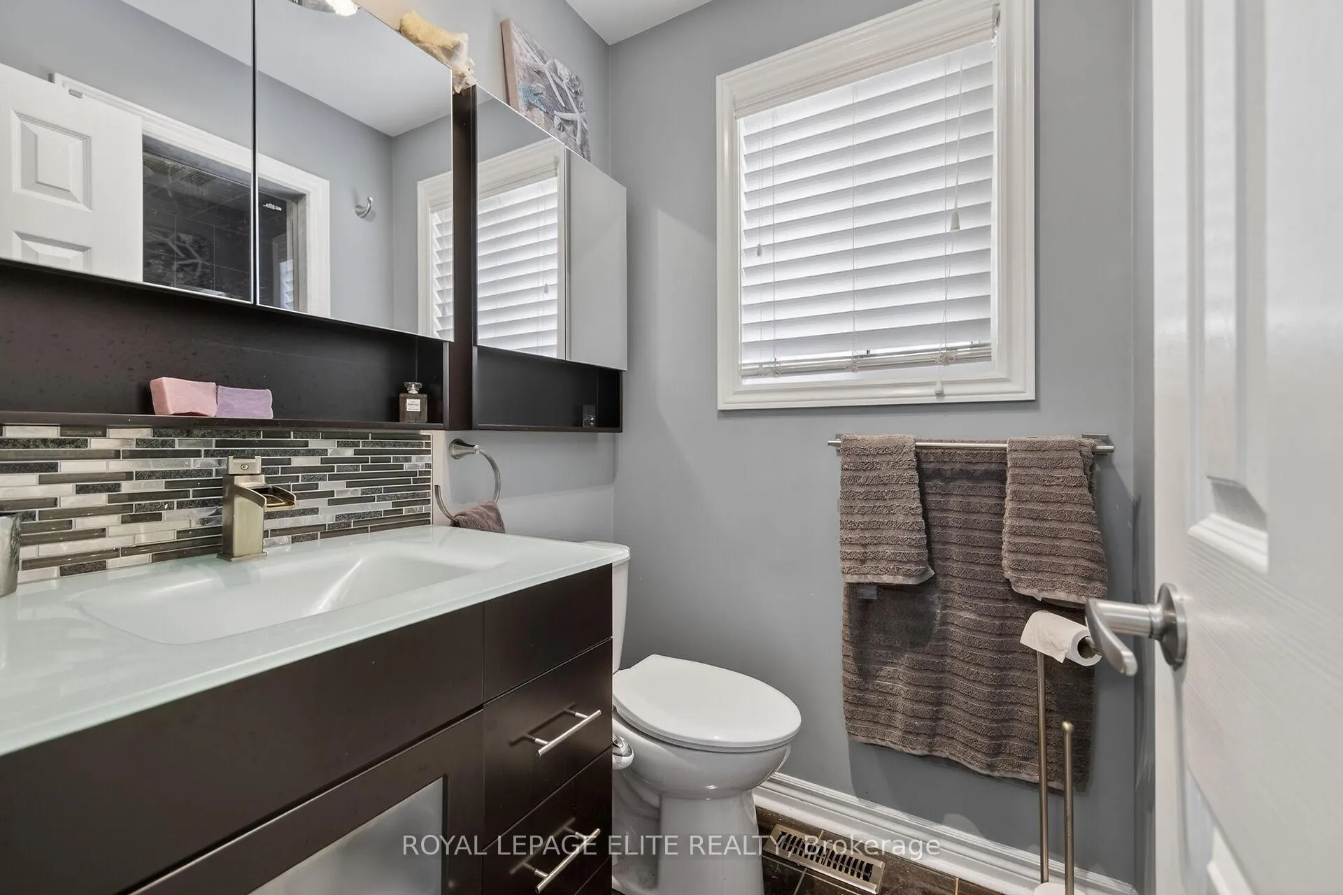 Photo 21 of 155 Pringle Drive, Barrie, Edgehill Drive — HOMEH