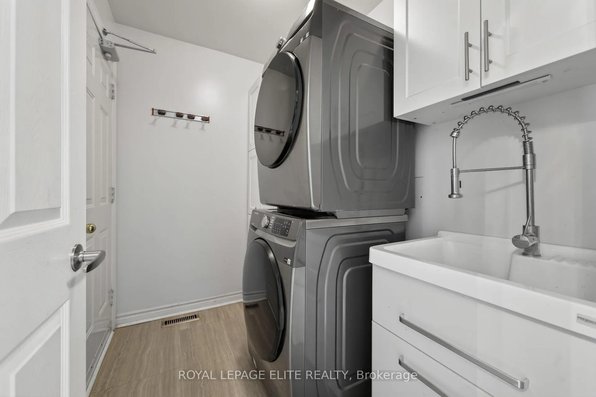 Photo 29 of 155 Pringle Drive, Barrie, Edgehill Drive — HOMEH