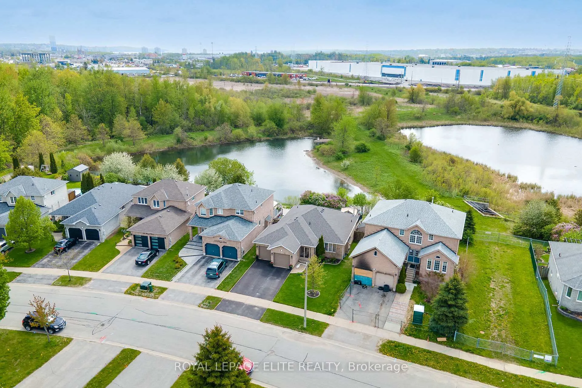 Photo 48 of 155 Pringle Drive, Barrie, Edgehill Drive — HOMEH