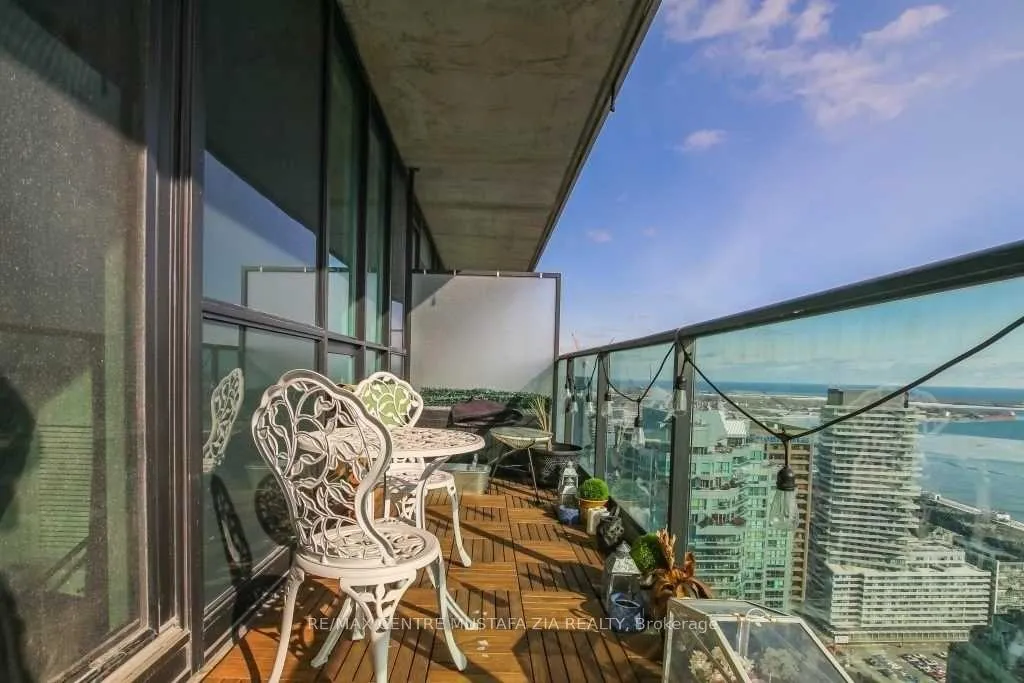 Photo 3 of Unit 4110, 33 Bay Street, Toronto, Waterfront Communities — HOMEH