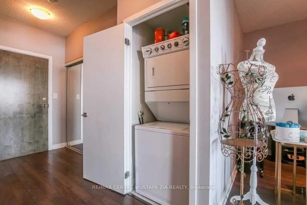 Photo 5 of Unit 4110, 33 Bay Street, Toronto, Waterfront Communities — HOMEH