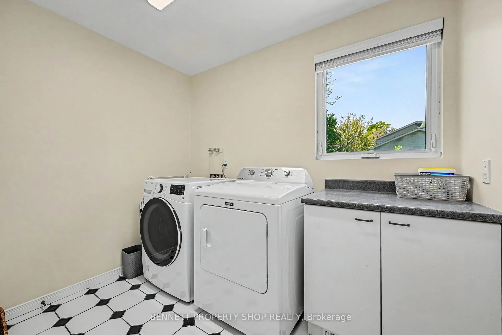 Photo 13 of 875 Kenyon Crescent, Cornwall — HOMEH