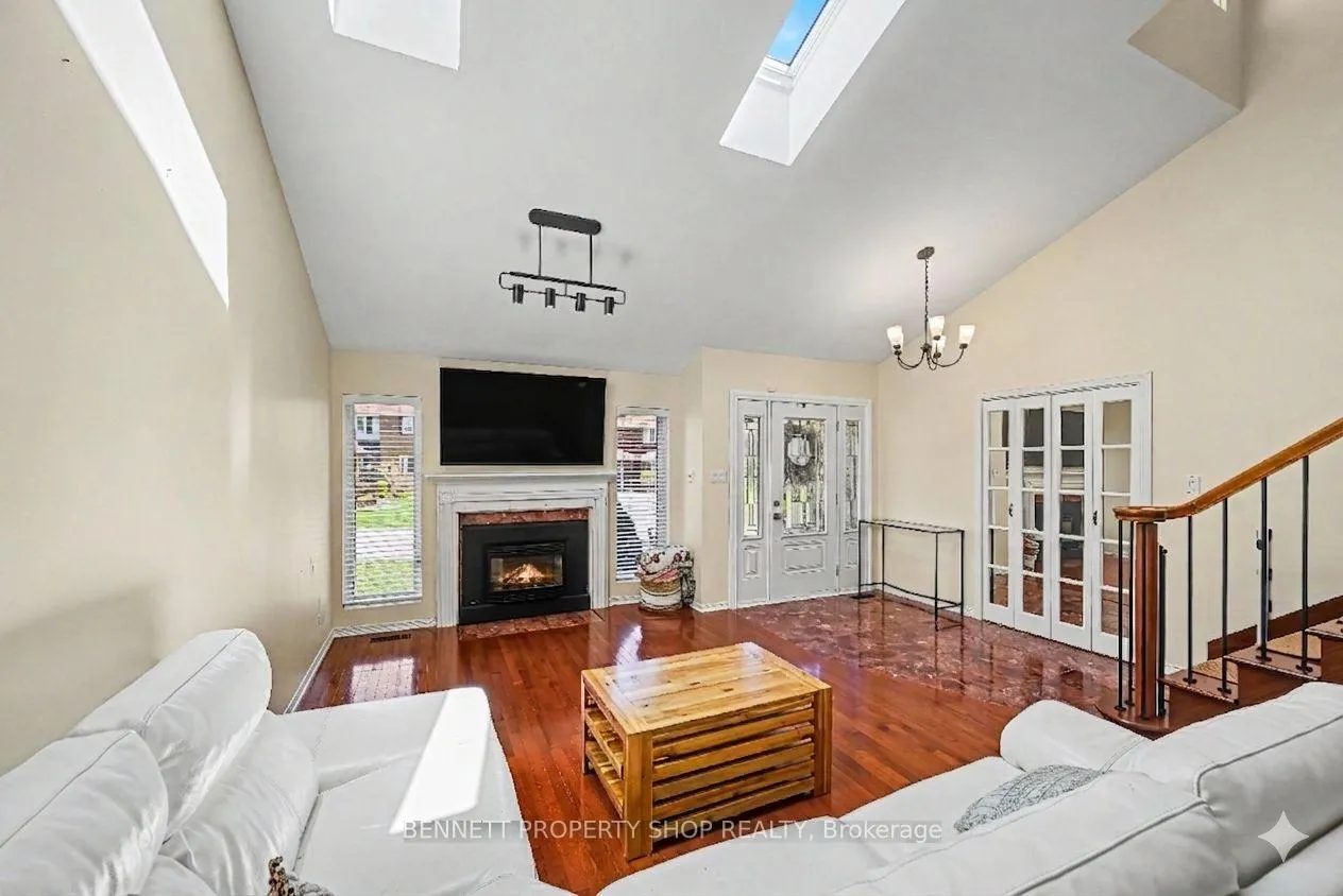 Photo 17 of 875 Kenyon Crescent, Cornwall — HOMEH