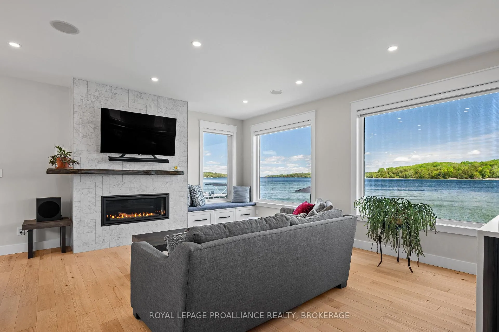 Photo 15 of 3370 Loughborough Drive, Kingston, City North of 401 — HOMEH