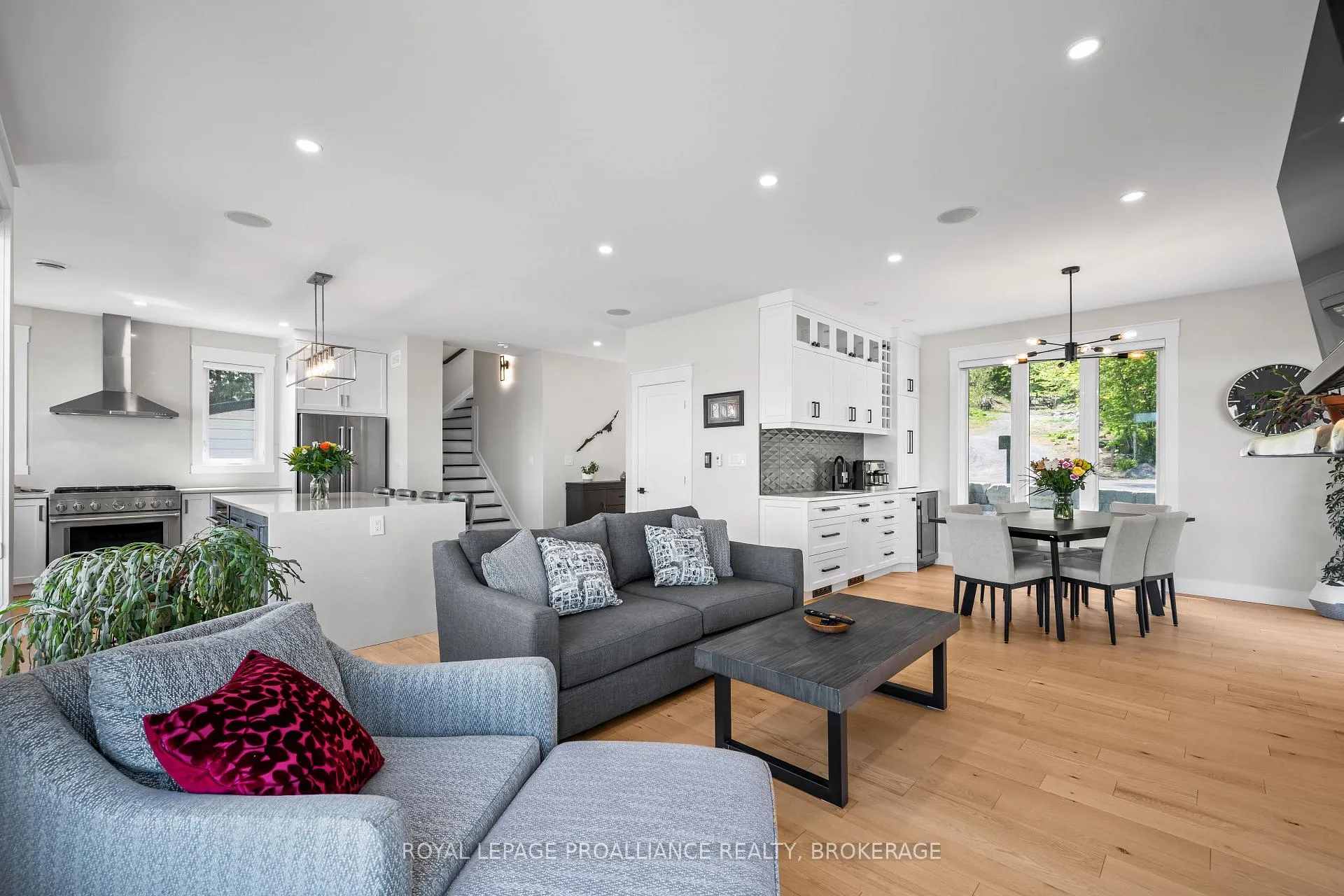 Photo 16 of 3370 Loughborough Drive, Kingston, City North of 401 — HOMEH
