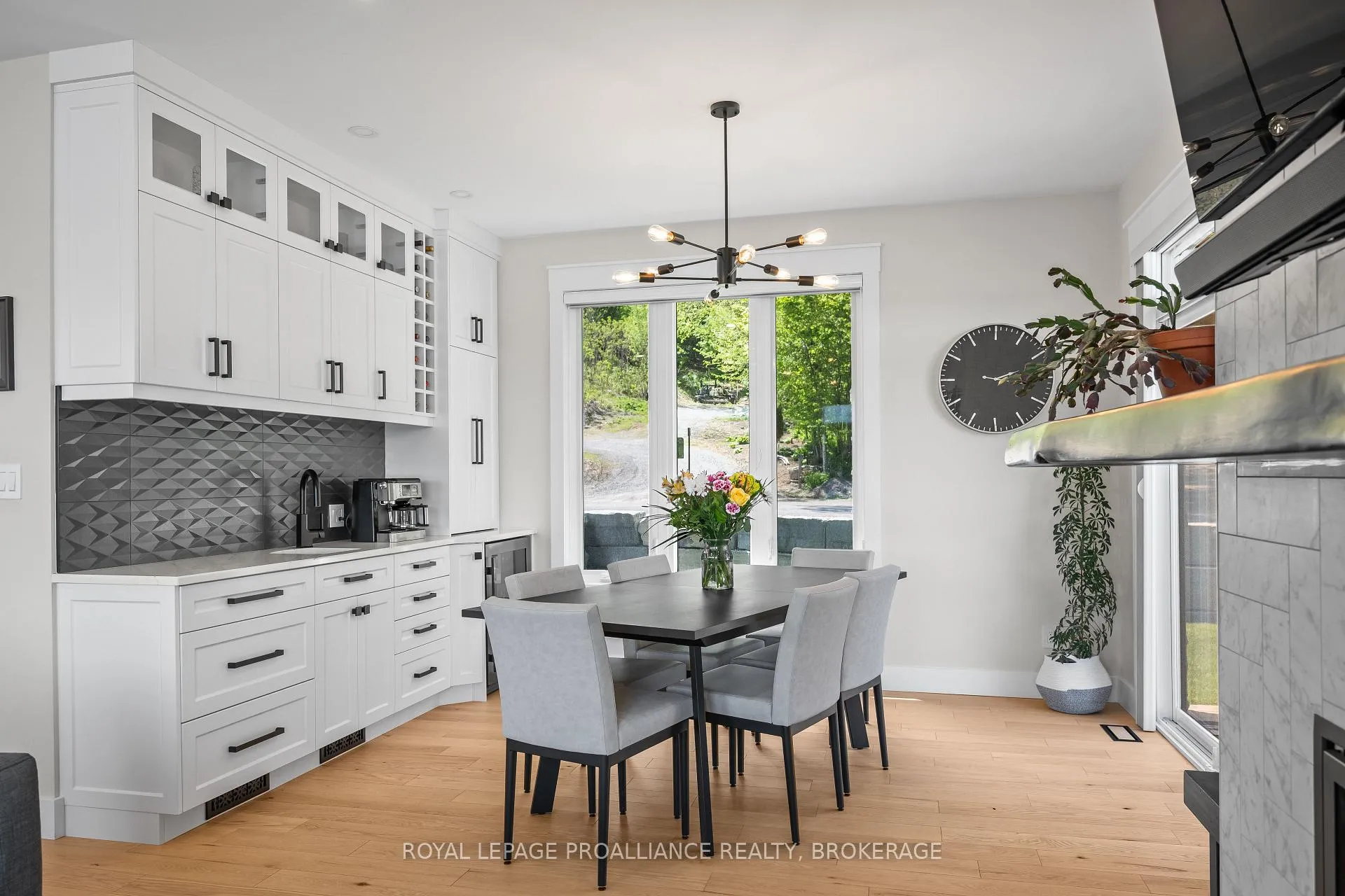 Photo 17 of 3370 Loughborough Drive, Kingston, City North of 401 — HOMEH