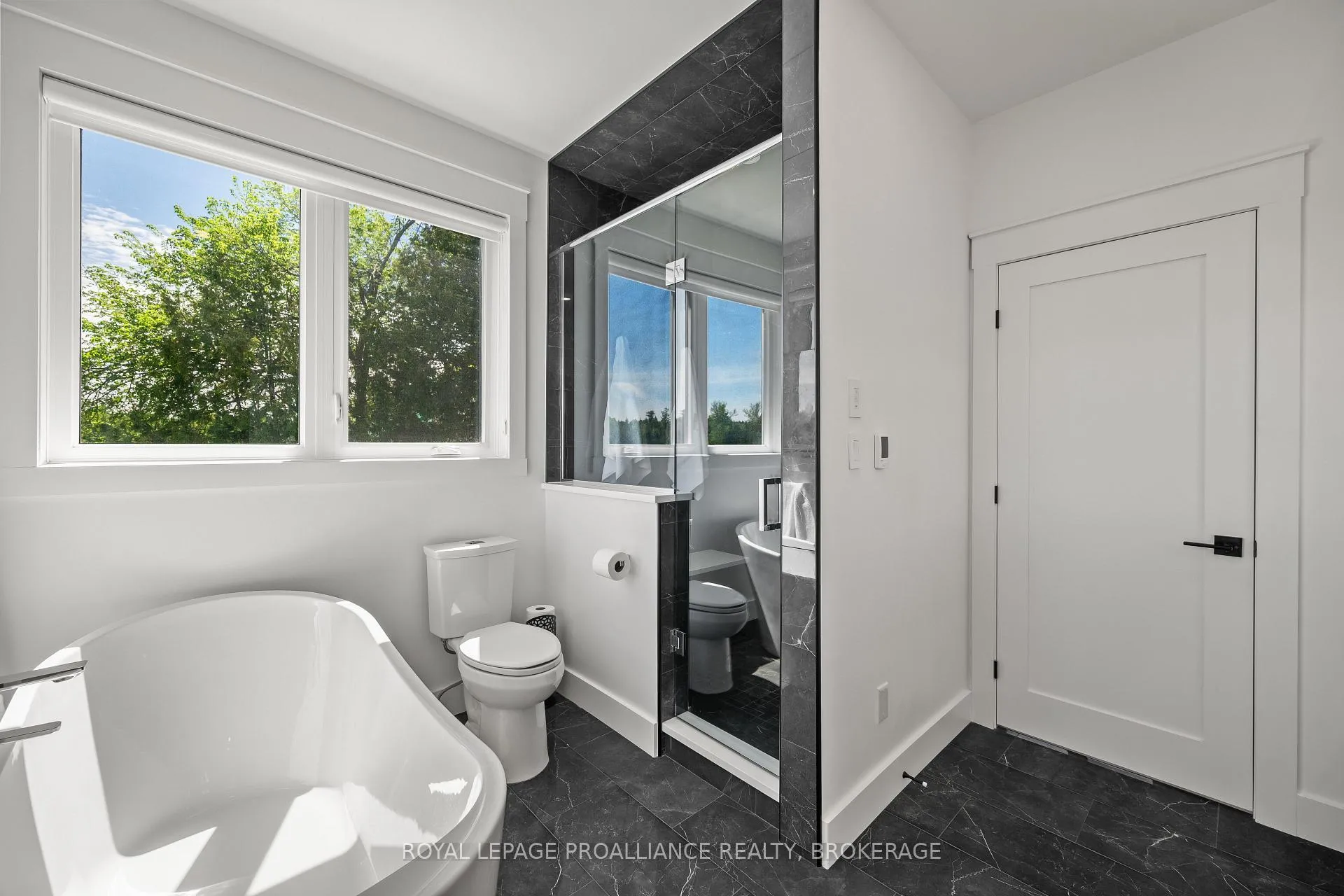 Photo 21 of 3370 Loughborough Drive, Kingston, City North of 401 — HOMEH