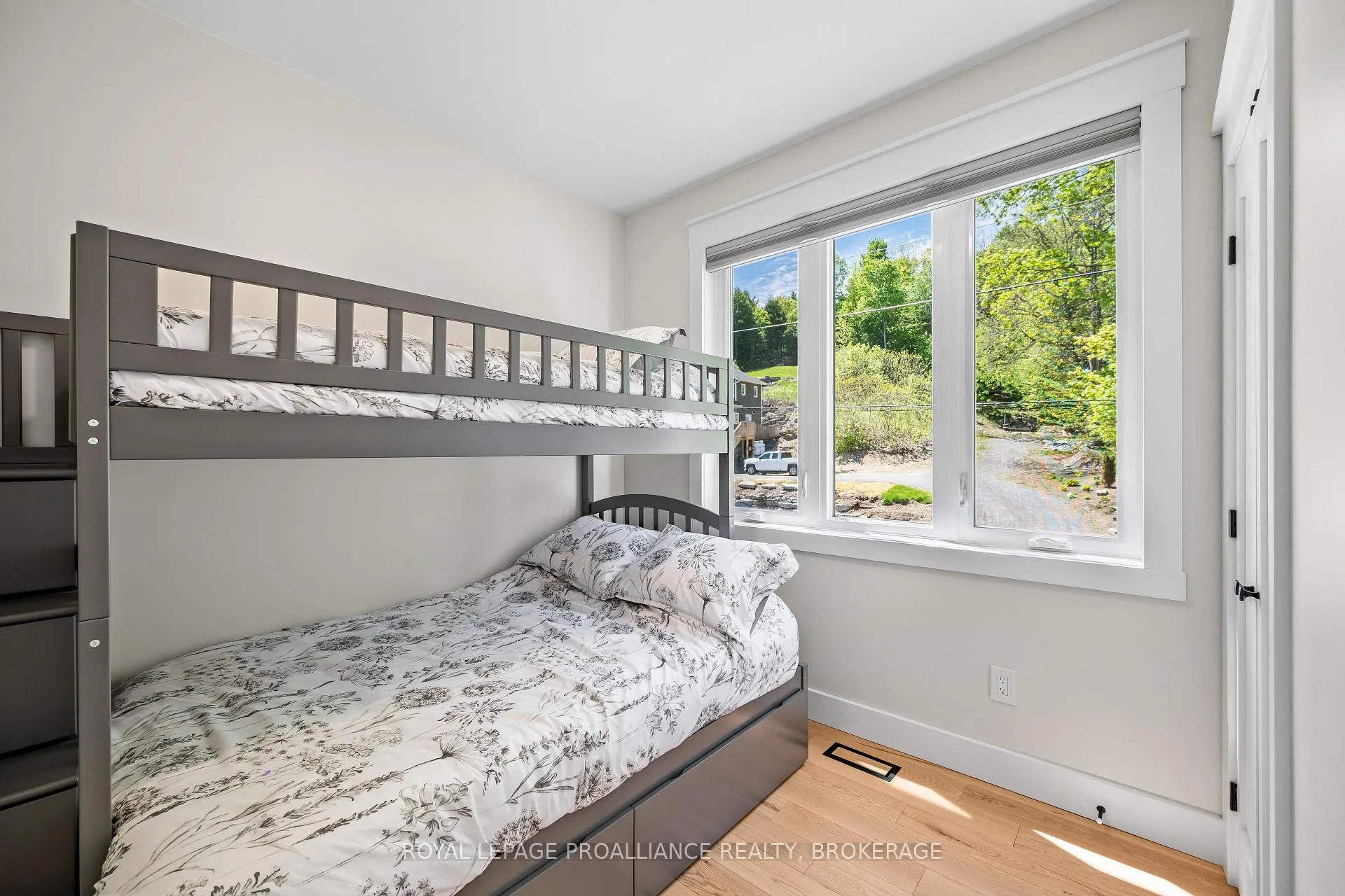 Photo 30 of 3370 Loughborough Drive, Kingston, City North of 401 — HOMEH