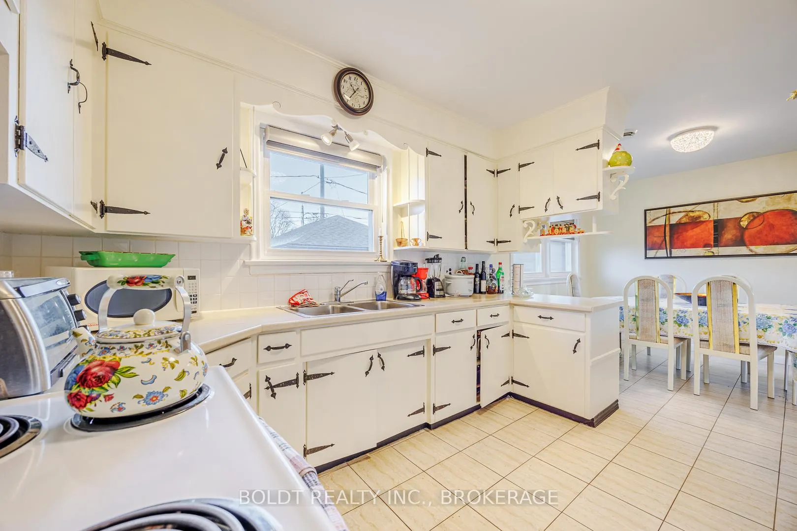 Photo 4 of 24 Winslow Crescent, Thorold, Thorold Downtown — HOMEH