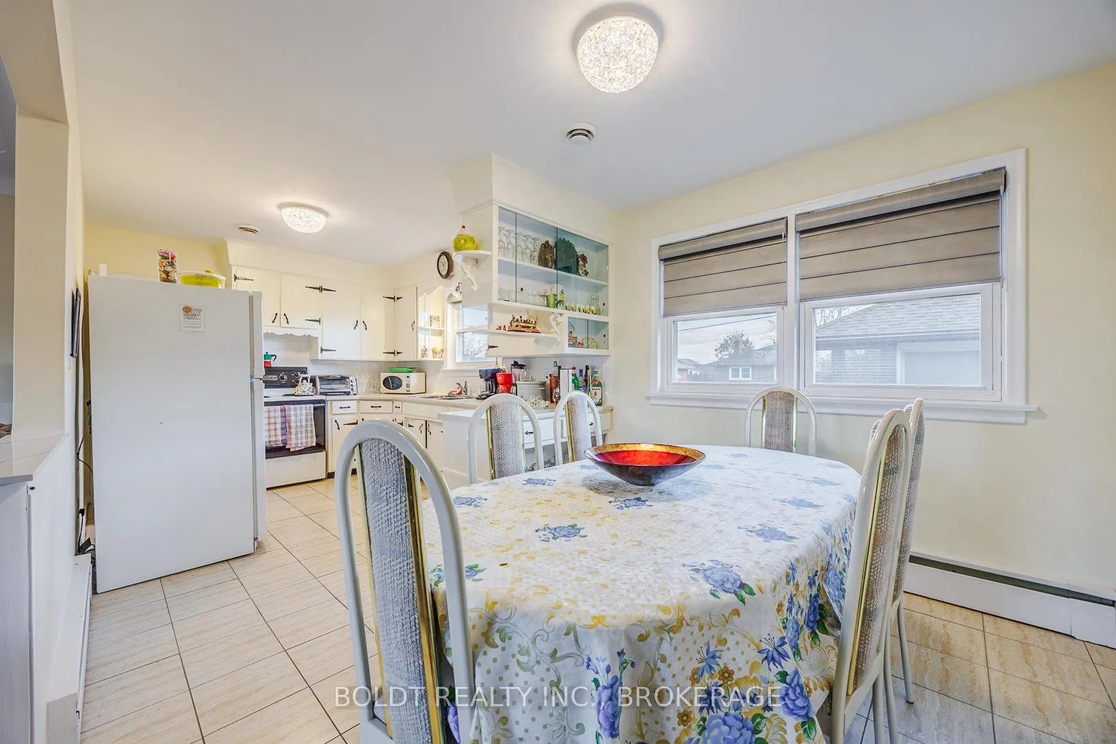 Photo 6 of 24 Winslow Crescent, Thorold, Thorold Downtown — HOMEH