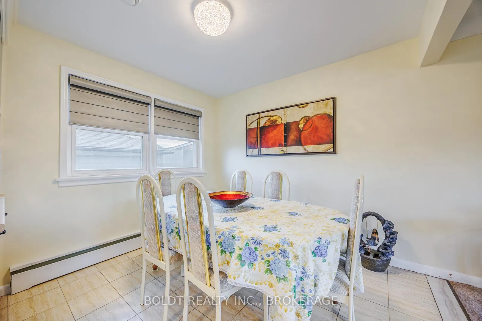Photo 7 of 24 Winslow Crescent, Thorold, Thorold Downtown — HOMEH