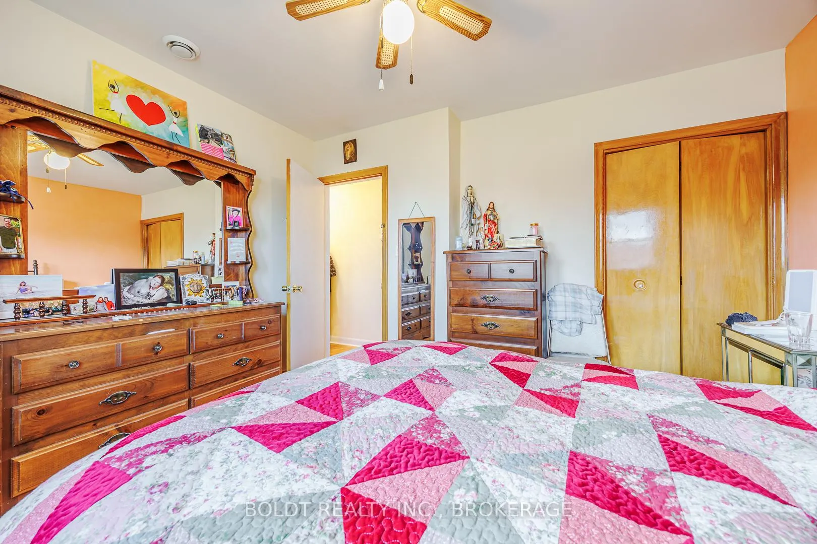 Photo 11 of 24 Winslow Crescent, Thorold, Thorold Downtown — HOMEH