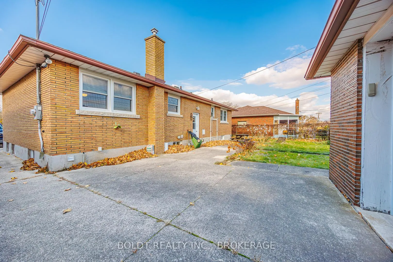 Photo 19 of 24 Winslow Crescent, Thorold, Thorold Downtown — HOMEH