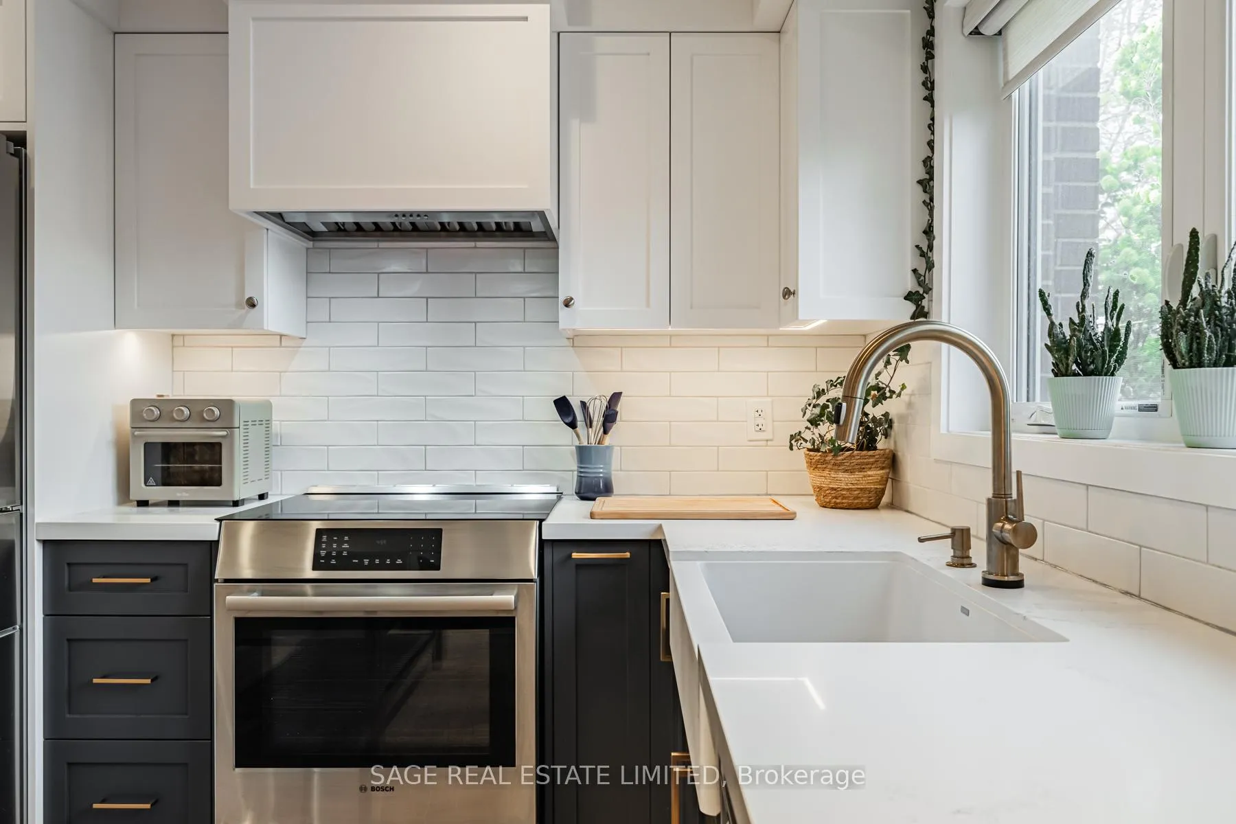 Photo 13 of 39A Uxbridge Avenue, Toronto, Weston-Pellam Park — HOMEH