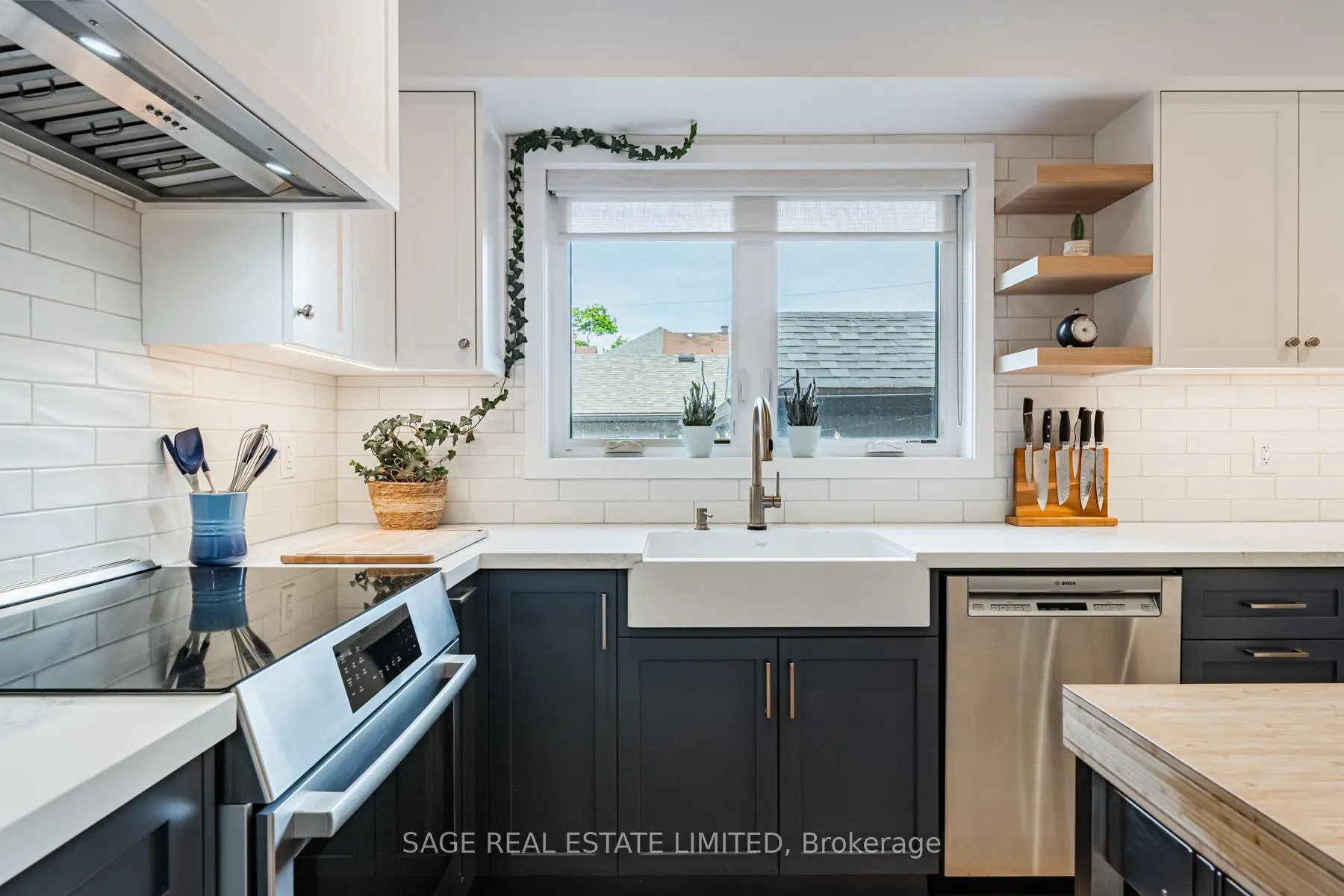 Photo 14 of 39A Uxbridge Avenue, Toronto, Weston-Pellam Park — HOMEH