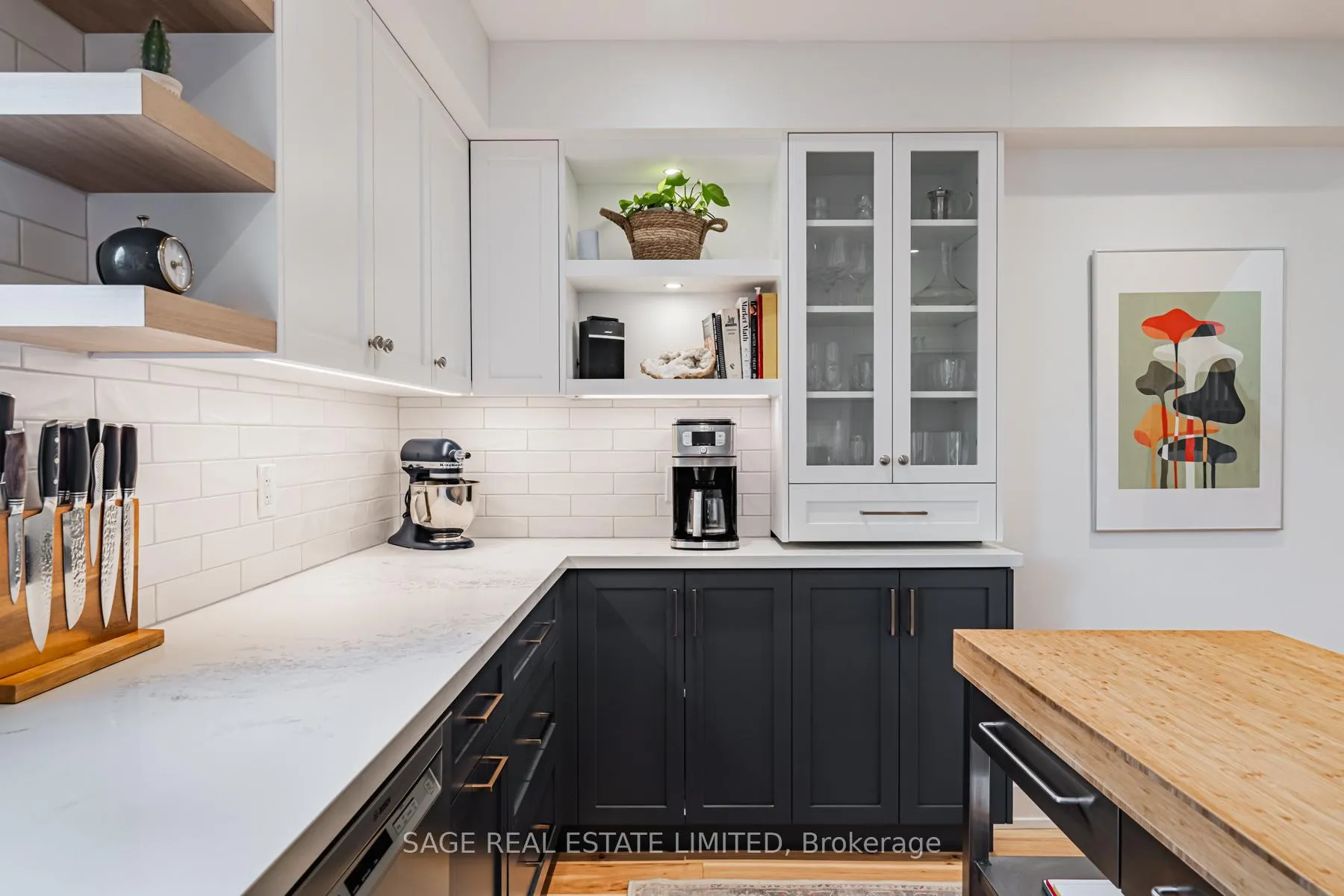 Photo 15 of 39A Uxbridge Avenue, Toronto, Weston-Pellam Park — HOMEH
