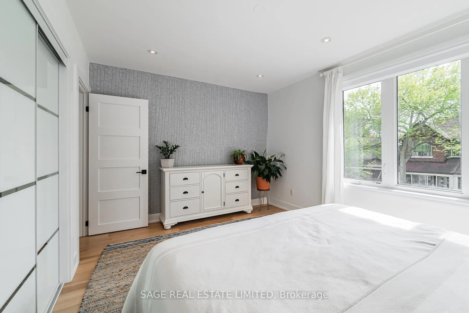 Photo 21 of 39A Uxbridge Avenue, Toronto, Weston-Pellam Park — HOMEH