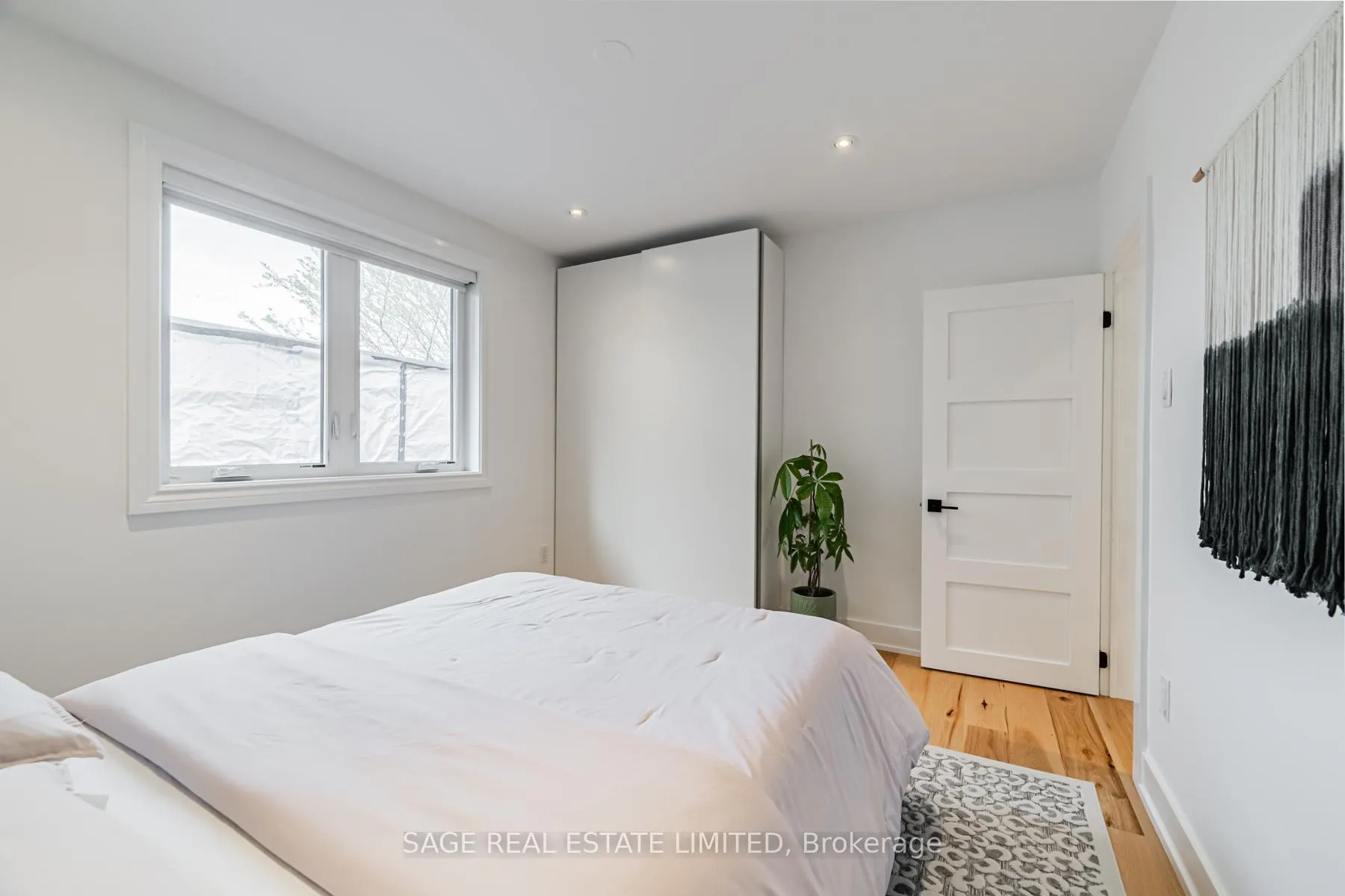 Photo 23 of 39A Uxbridge Avenue, Toronto, Weston-Pellam Park — HOMEH