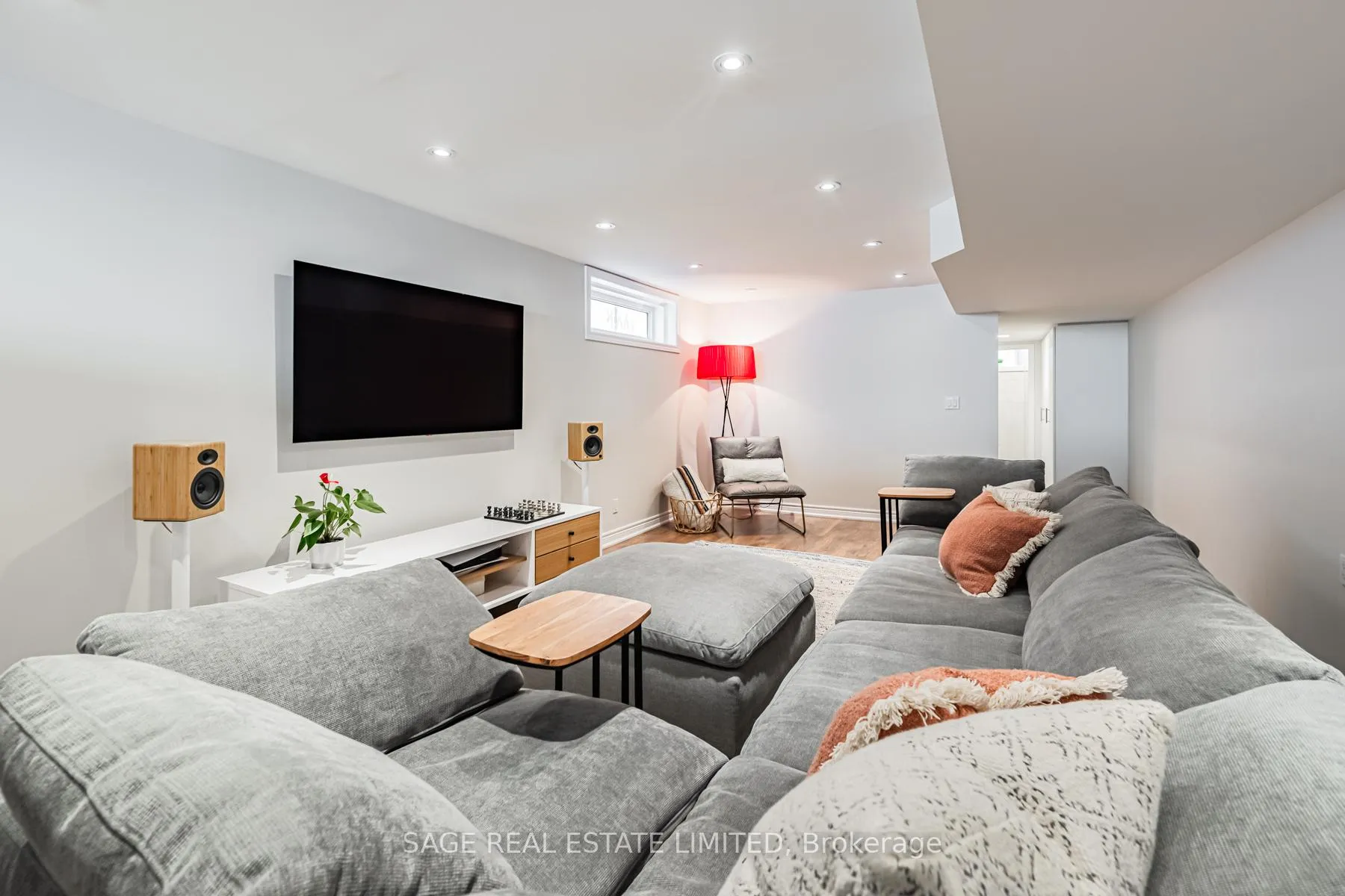 Photo 30 of 39A Uxbridge Avenue, Toronto, Weston-Pellam Park — HOMEH