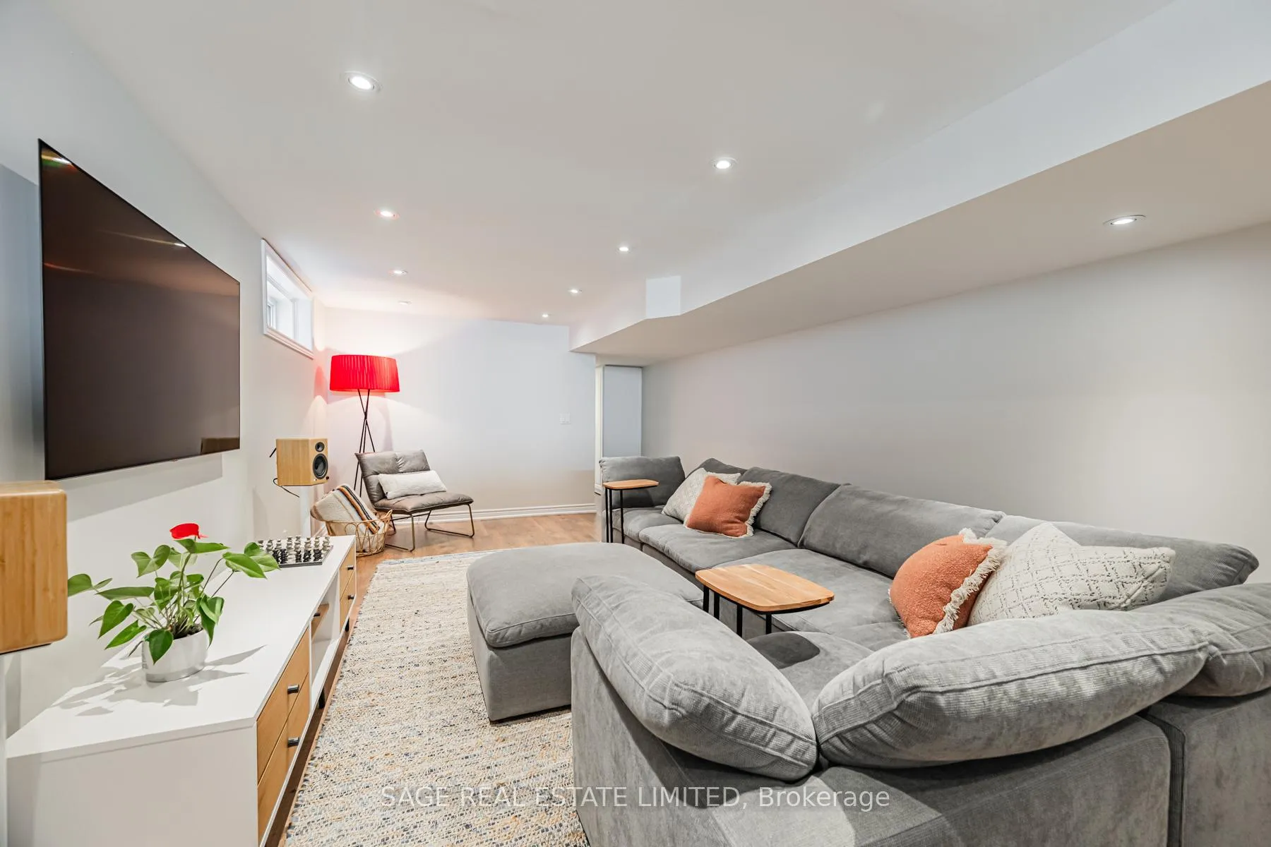 Photo 31 of 39A Uxbridge Avenue, Toronto, Weston-Pellam Park — HOMEH