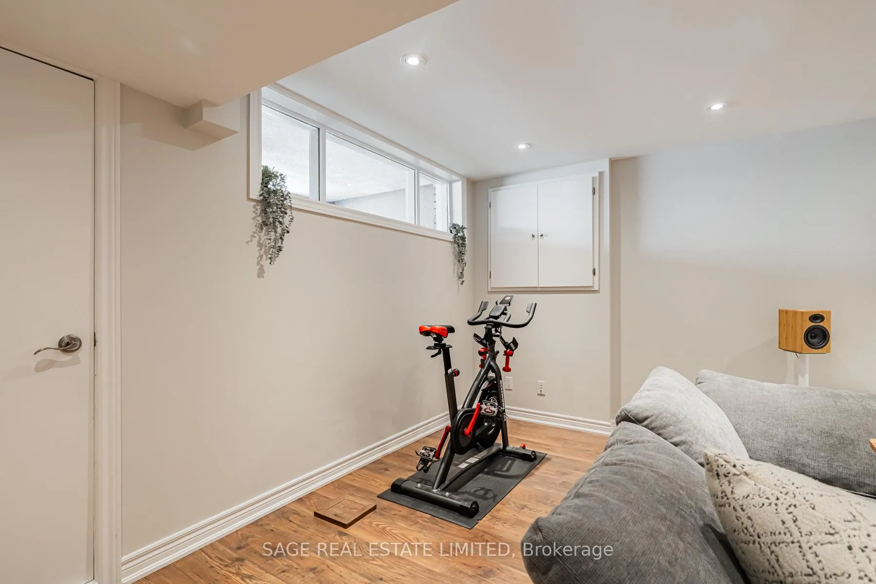 Photo 32 of 39A Uxbridge Avenue, Toronto, Weston-Pellam Park — HOMEH