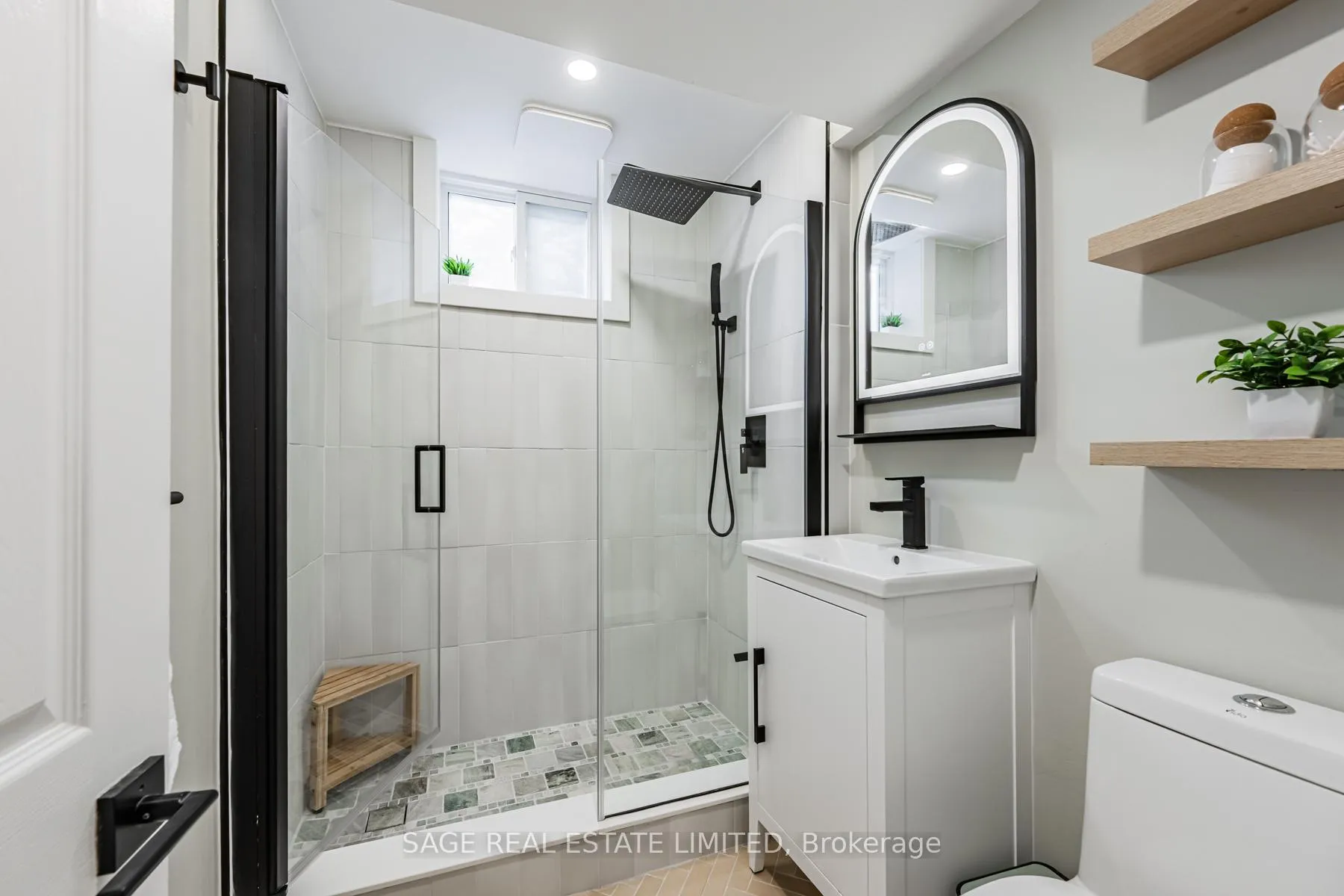 Photo 34 of 39A Uxbridge Avenue, Toronto, Weston-Pellam Park — HOMEH