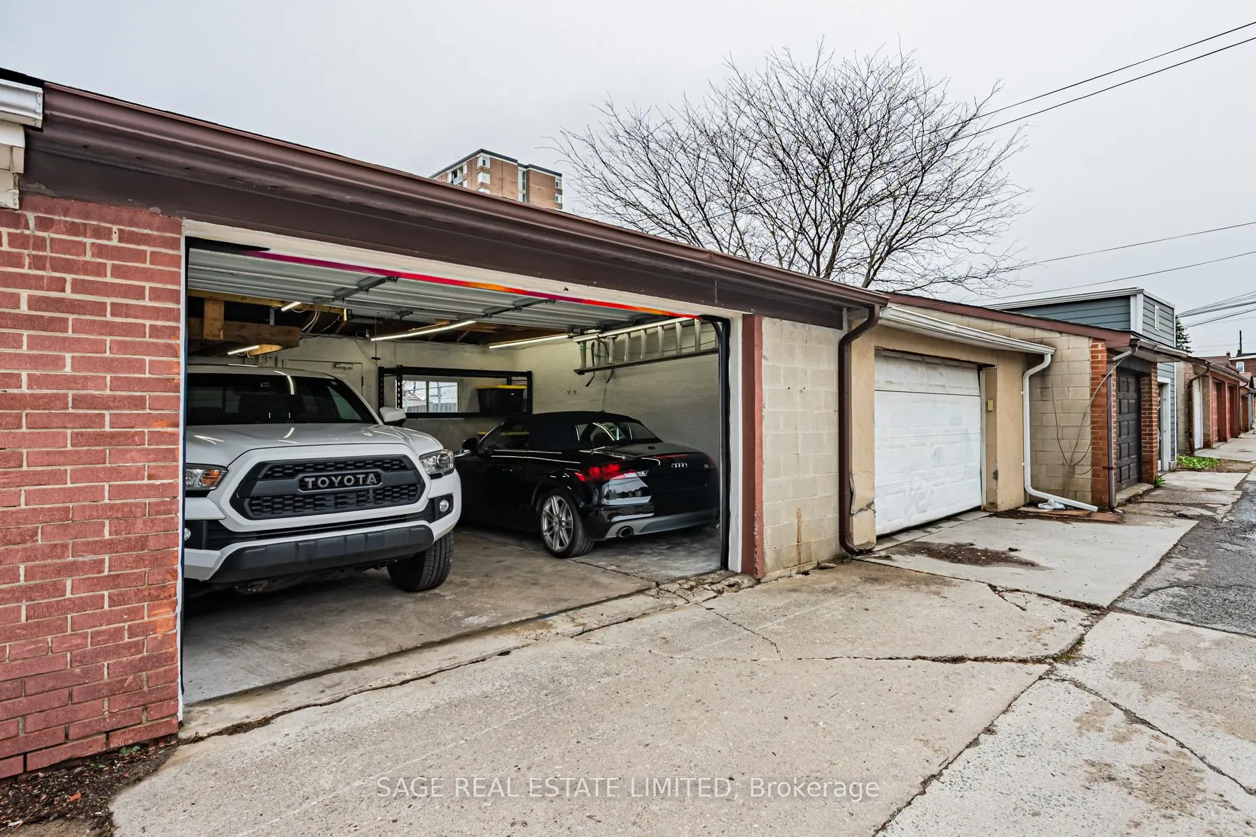 Photo 48 of 39A Uxbridge Avenue, Toronto, Weston-Pellam Park — HOMEH