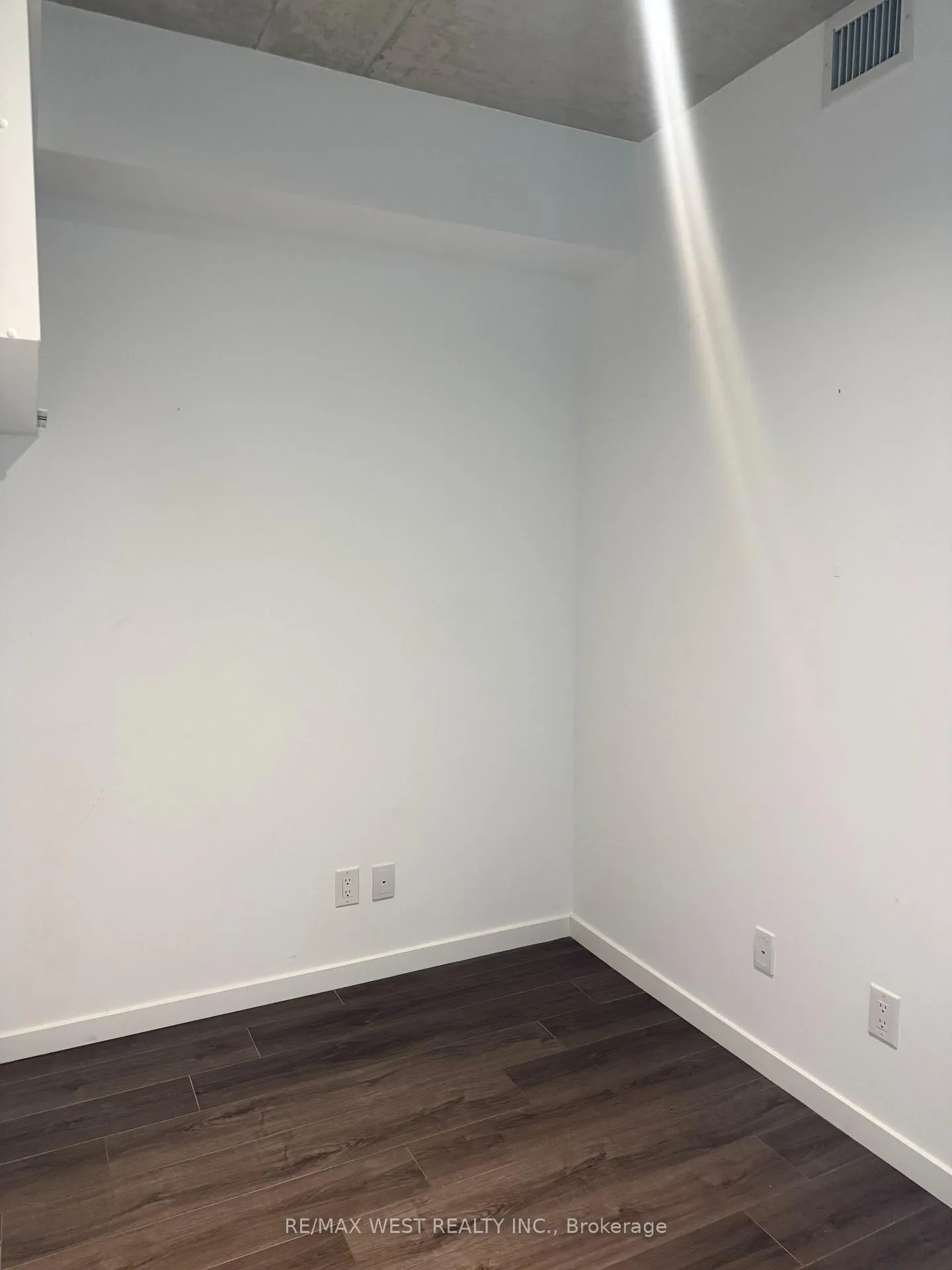 Photo 11 of Unit 407, 7 Smith Crescent, Etobicoke, Stonegate-Queensway — HOMEH